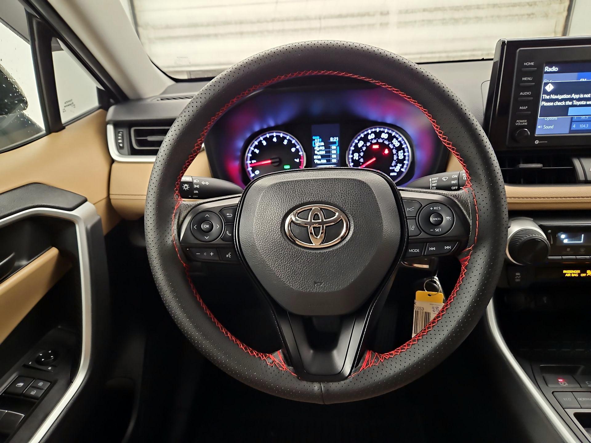 Thumbnail: 2021 Toyota RAV4 - 10