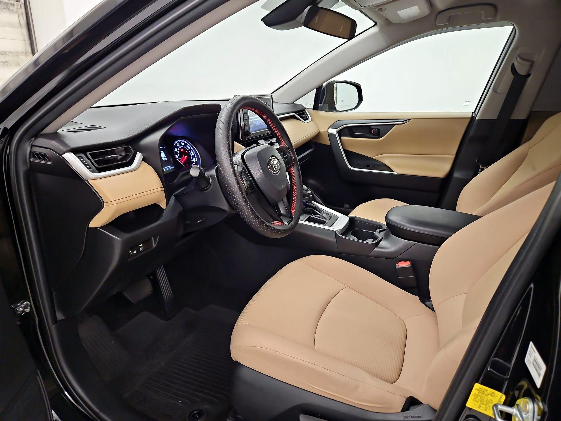 Thumbnail: 2021 Toyota RAV4 - 11
