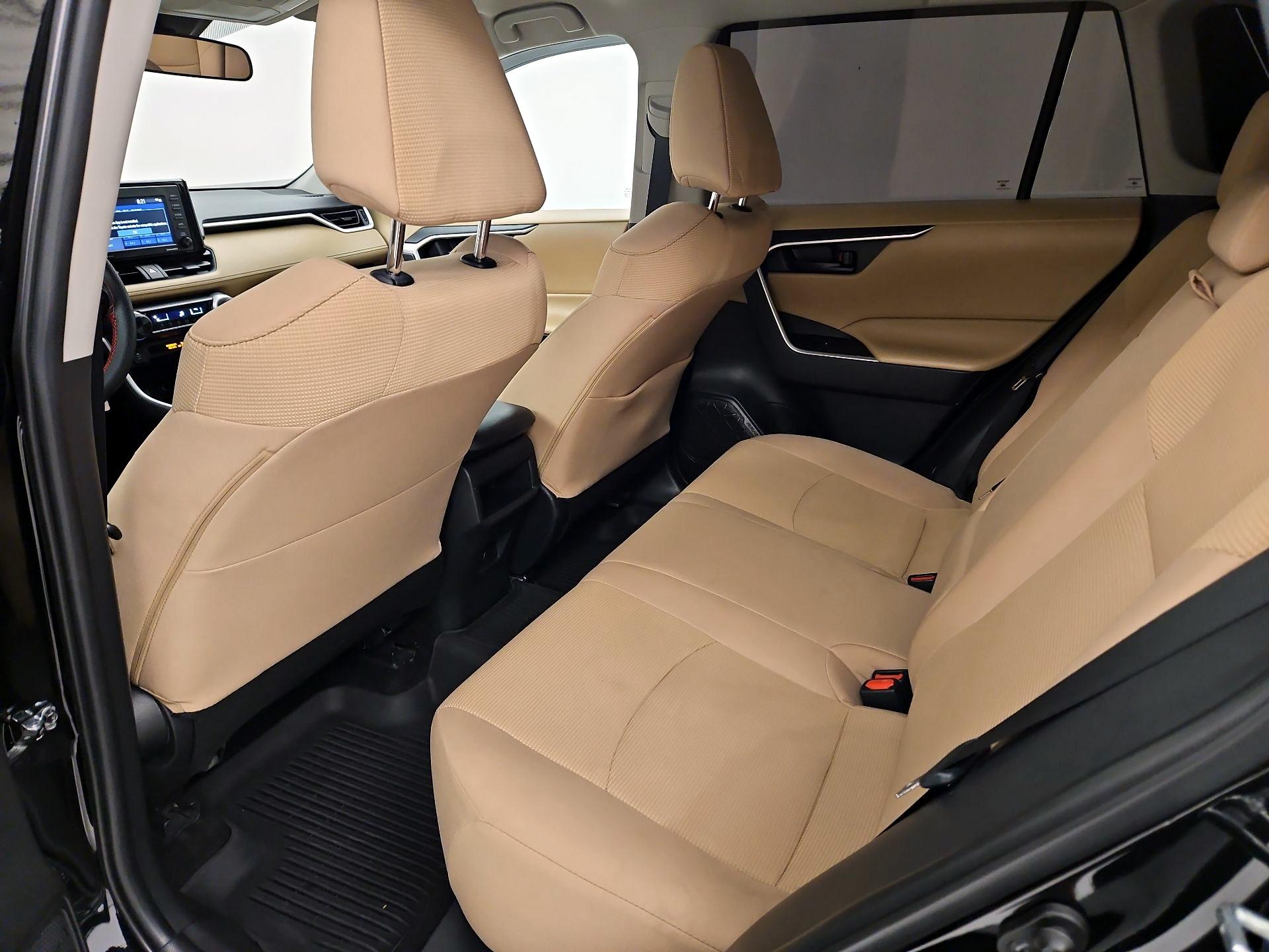 Thumbnail: 2021 Toyota RAV4 - 19