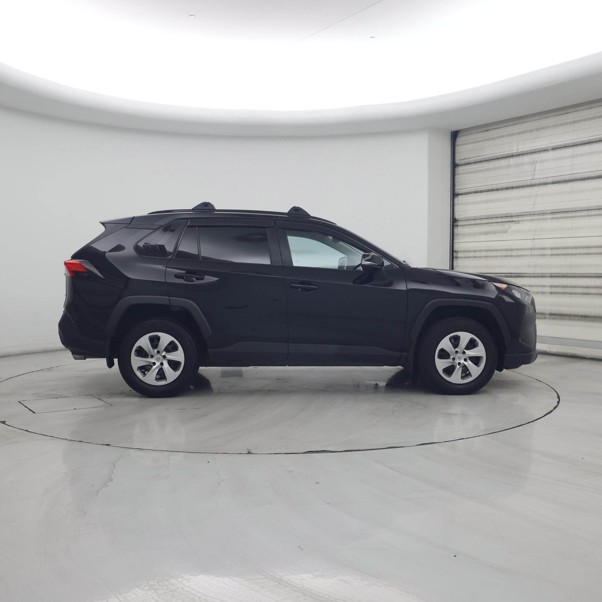 Thumbnail: 2021 Toyota RAV4 - 7