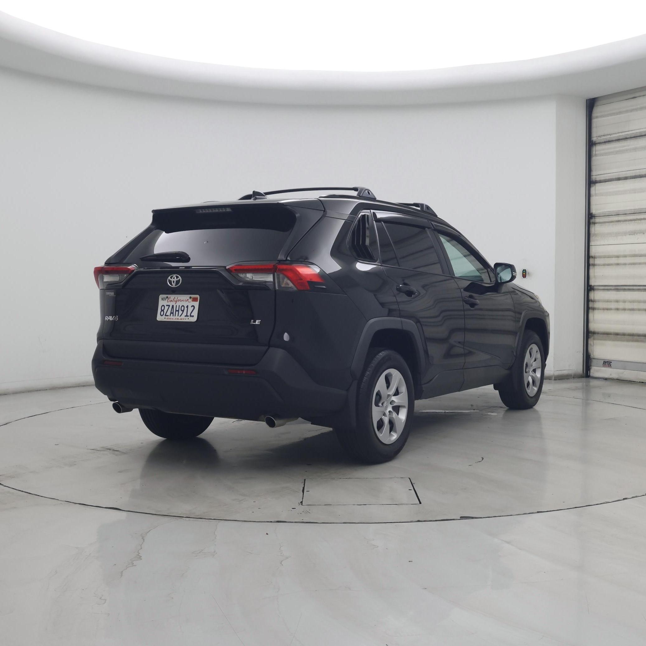 Thumbnail: 2021 Toyota RAV4 - 8