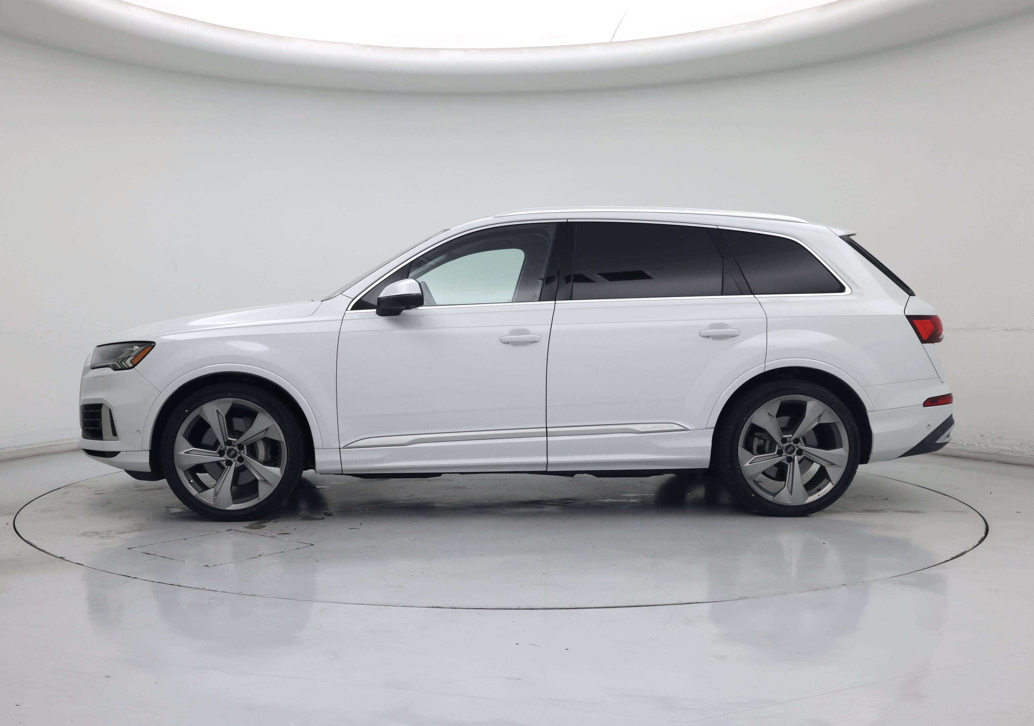 Thumbnail: 2020 Audi Q7 - 3