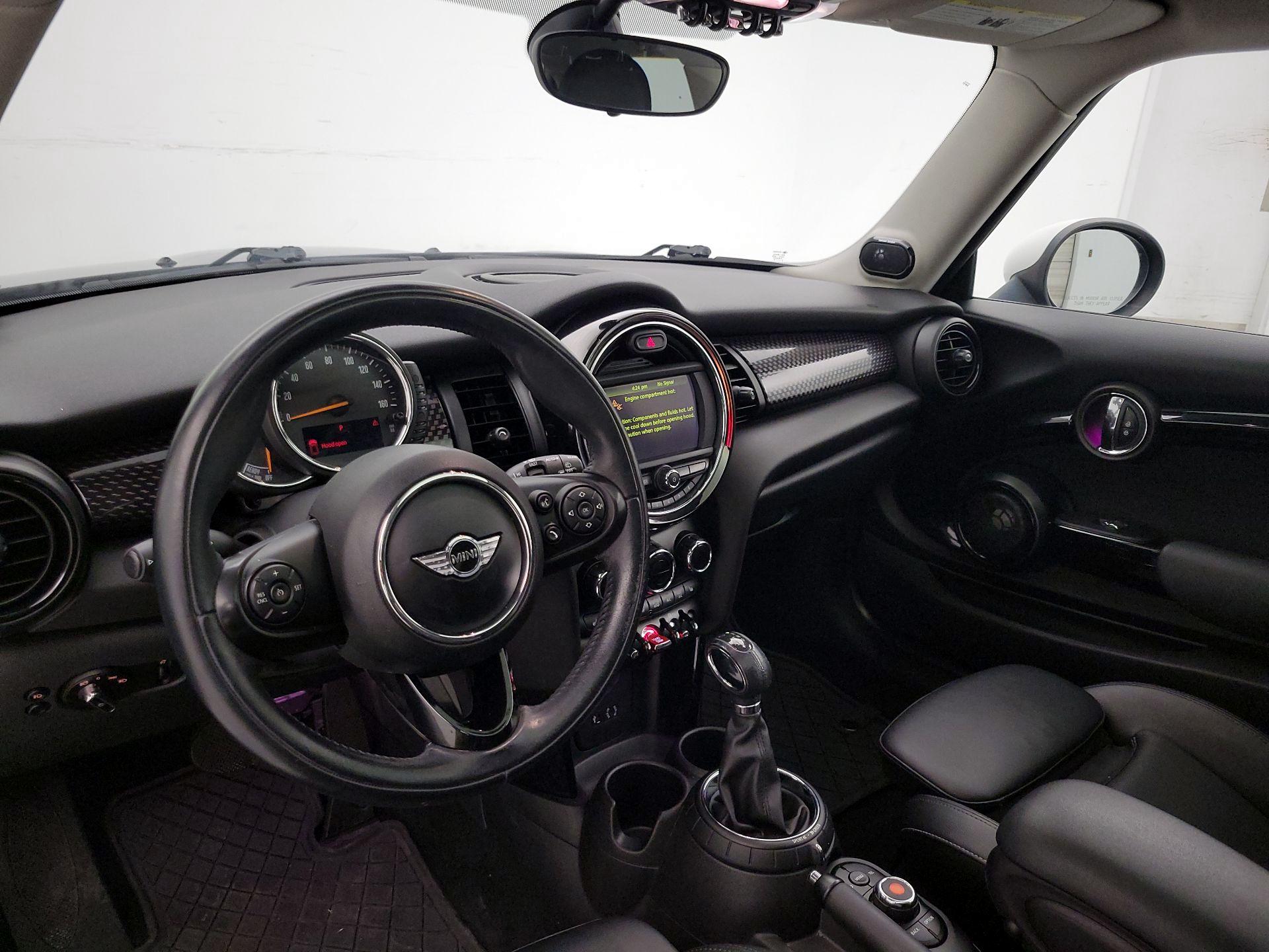 Thumbnail: 2016 MINI Cooper Hardtop - 9