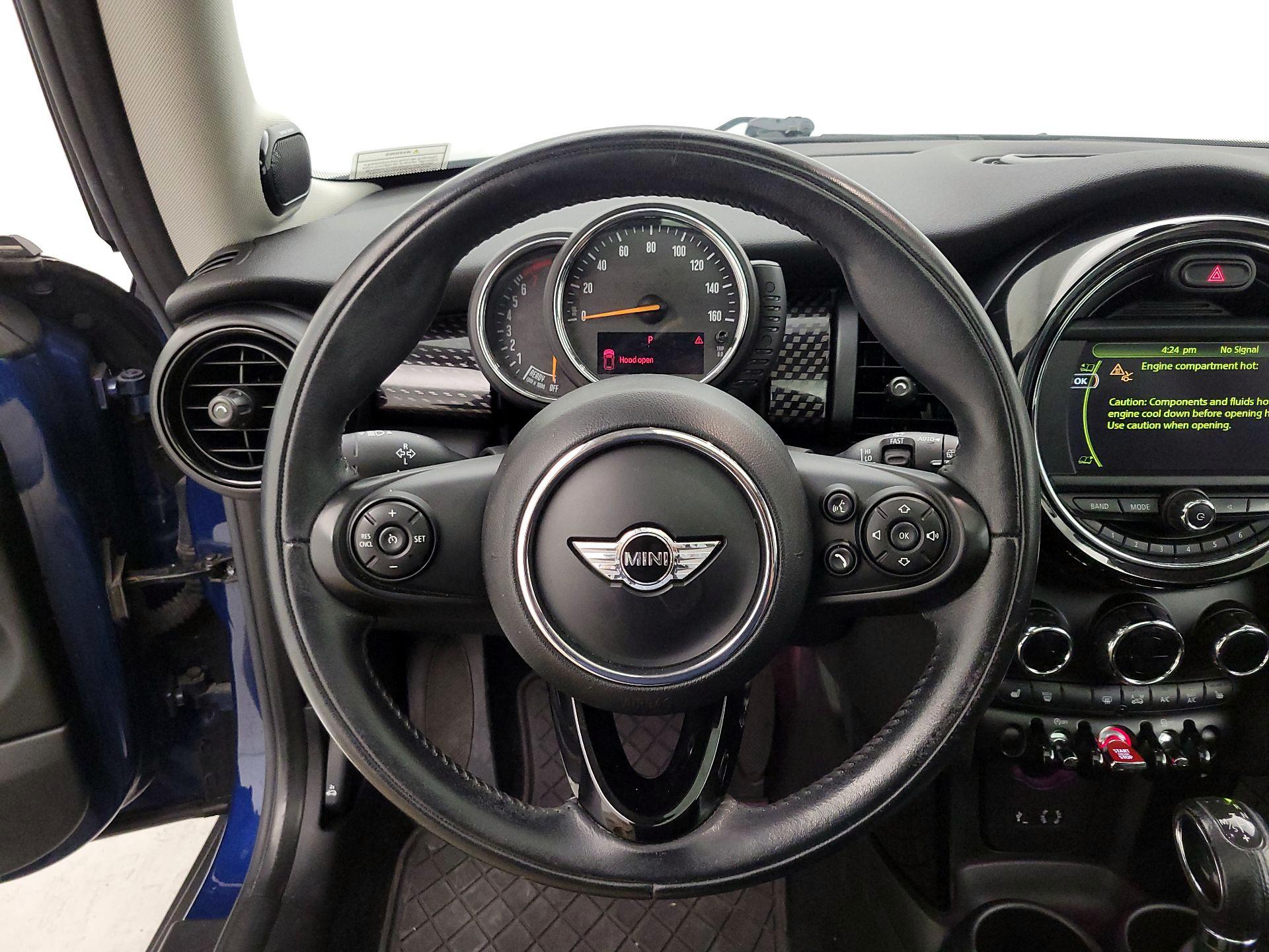 Thumbnail: 2016 MINI Cooper Hardtop - 10
