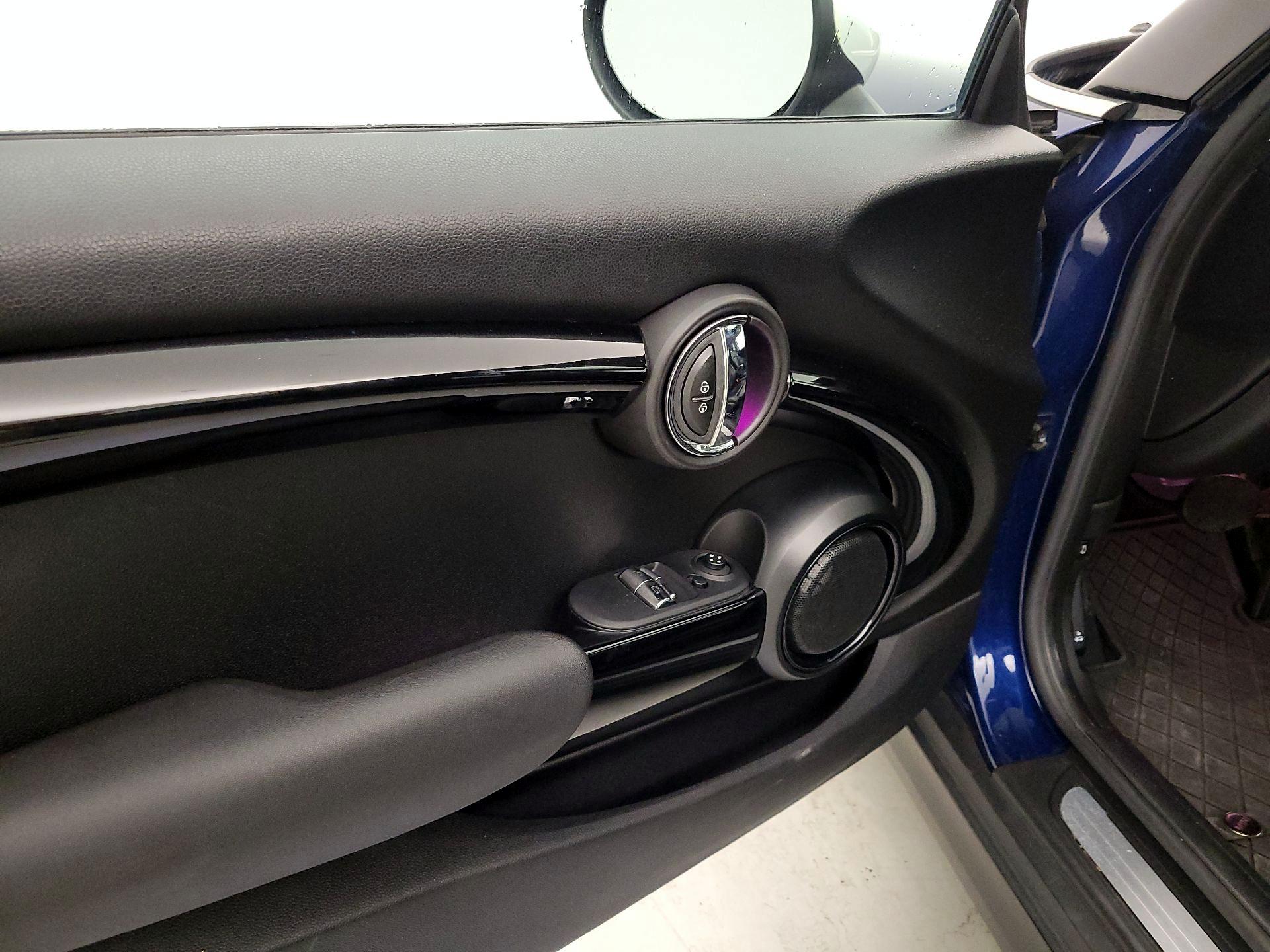 Thumbnail: 2016 MINI Cooper Hardtop - 12
