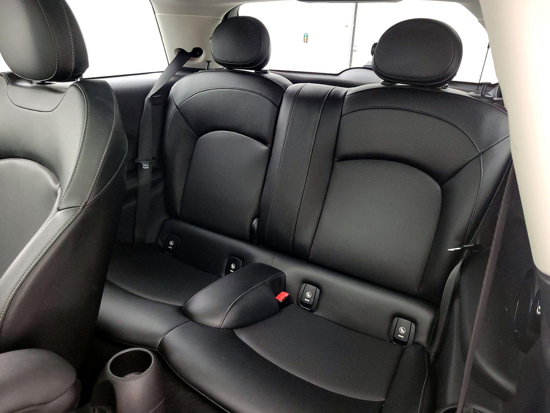 Thumbnail: 2016 MINI Cooper Hardtop - 19
