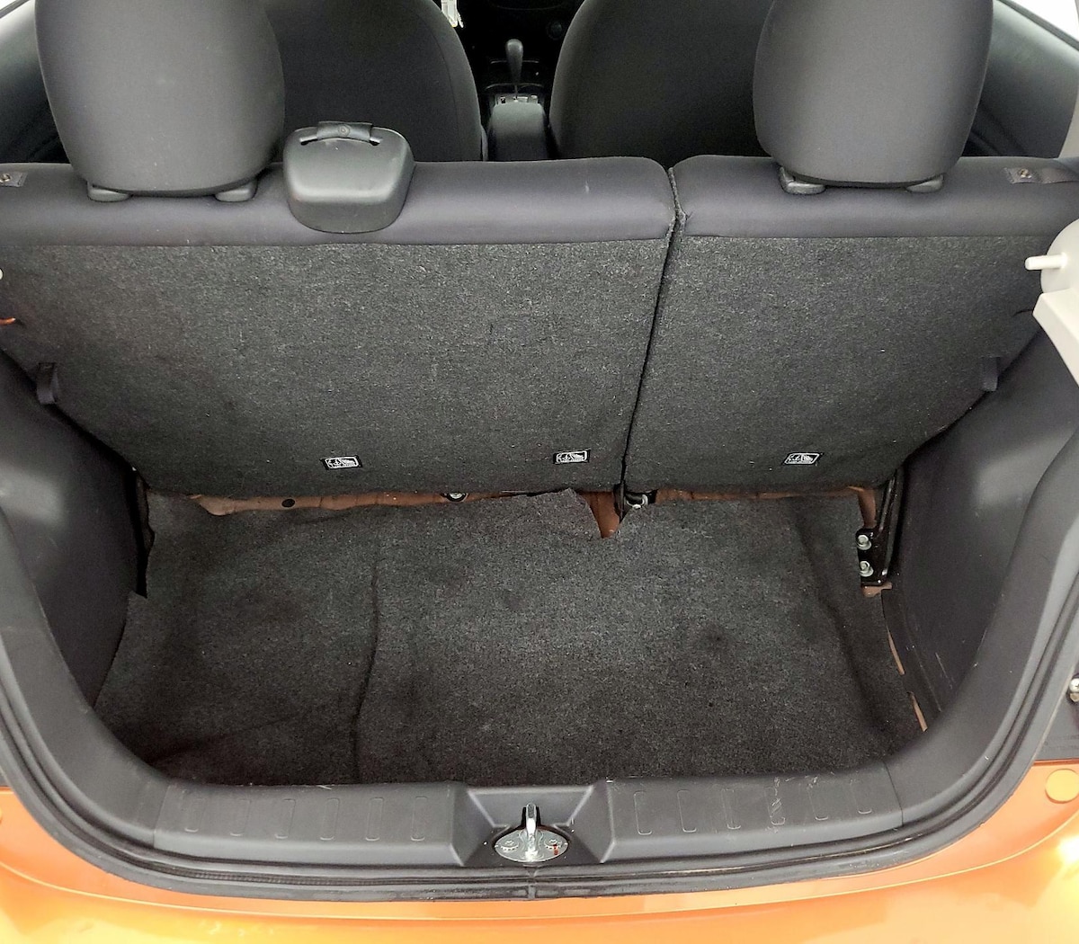 Trunk/Cargo (Seats Up)