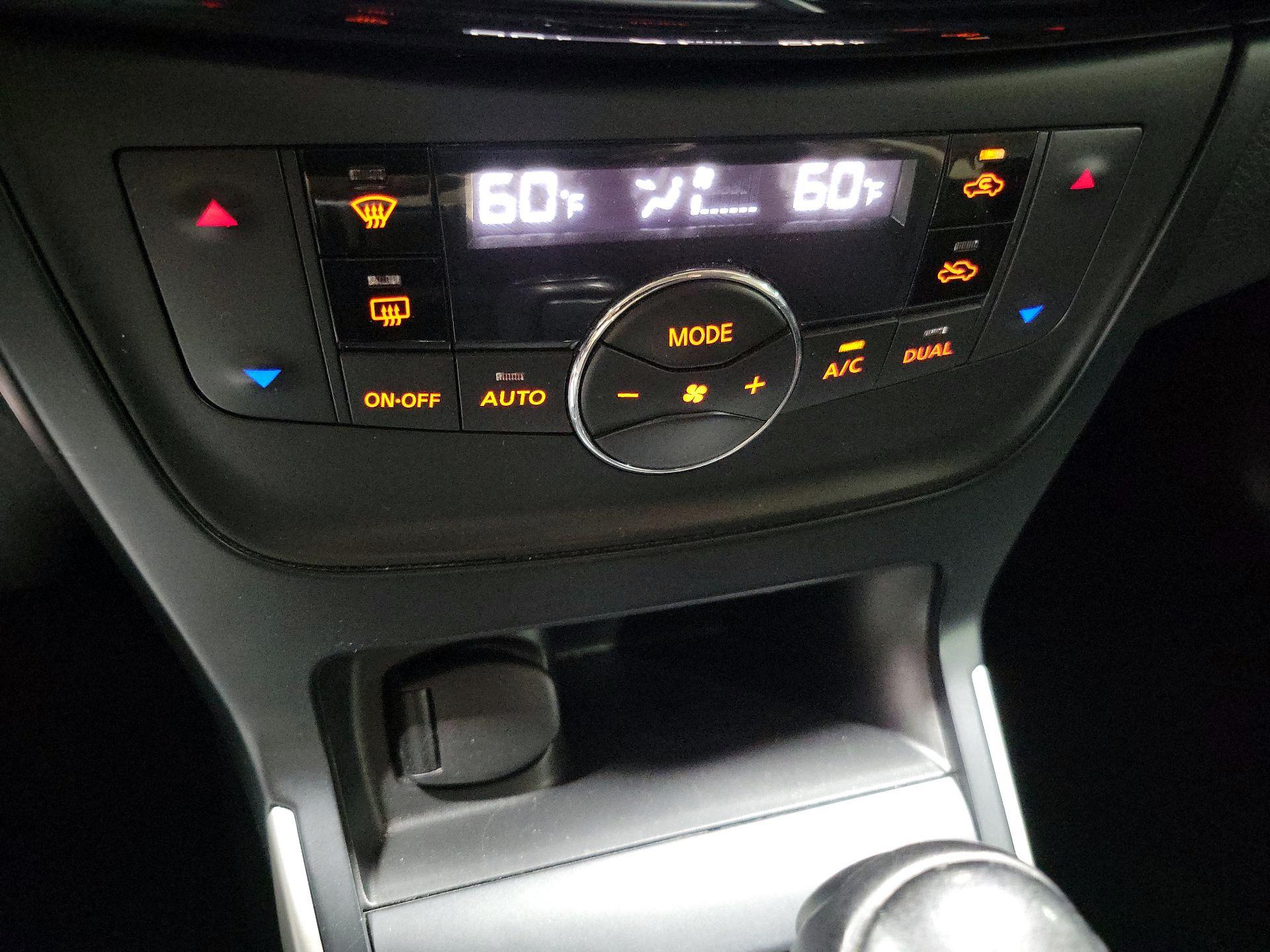 Thumbnail: 2018 Nissan Sentra - 16