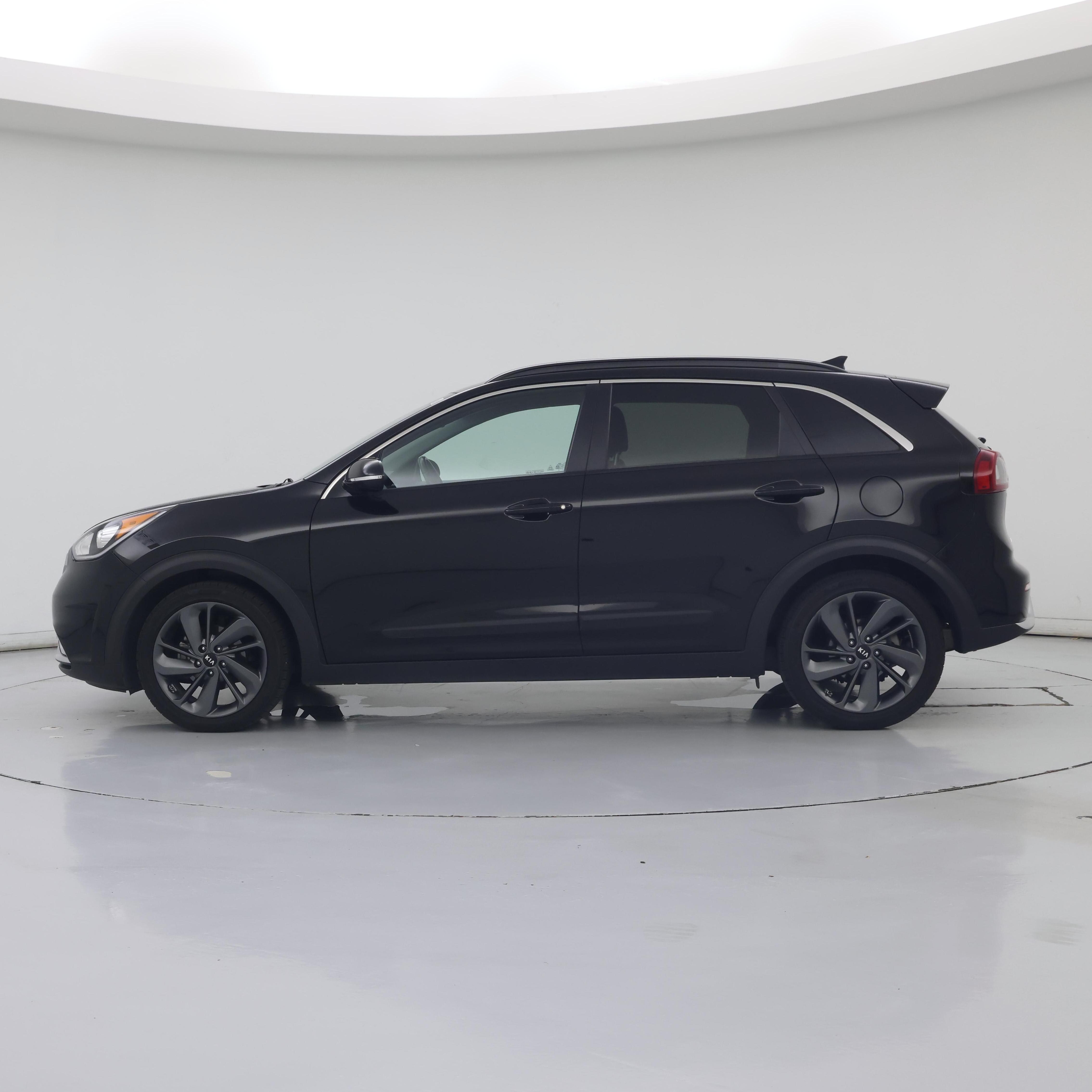 Thumbnail: 2017 Kia Niro - 3