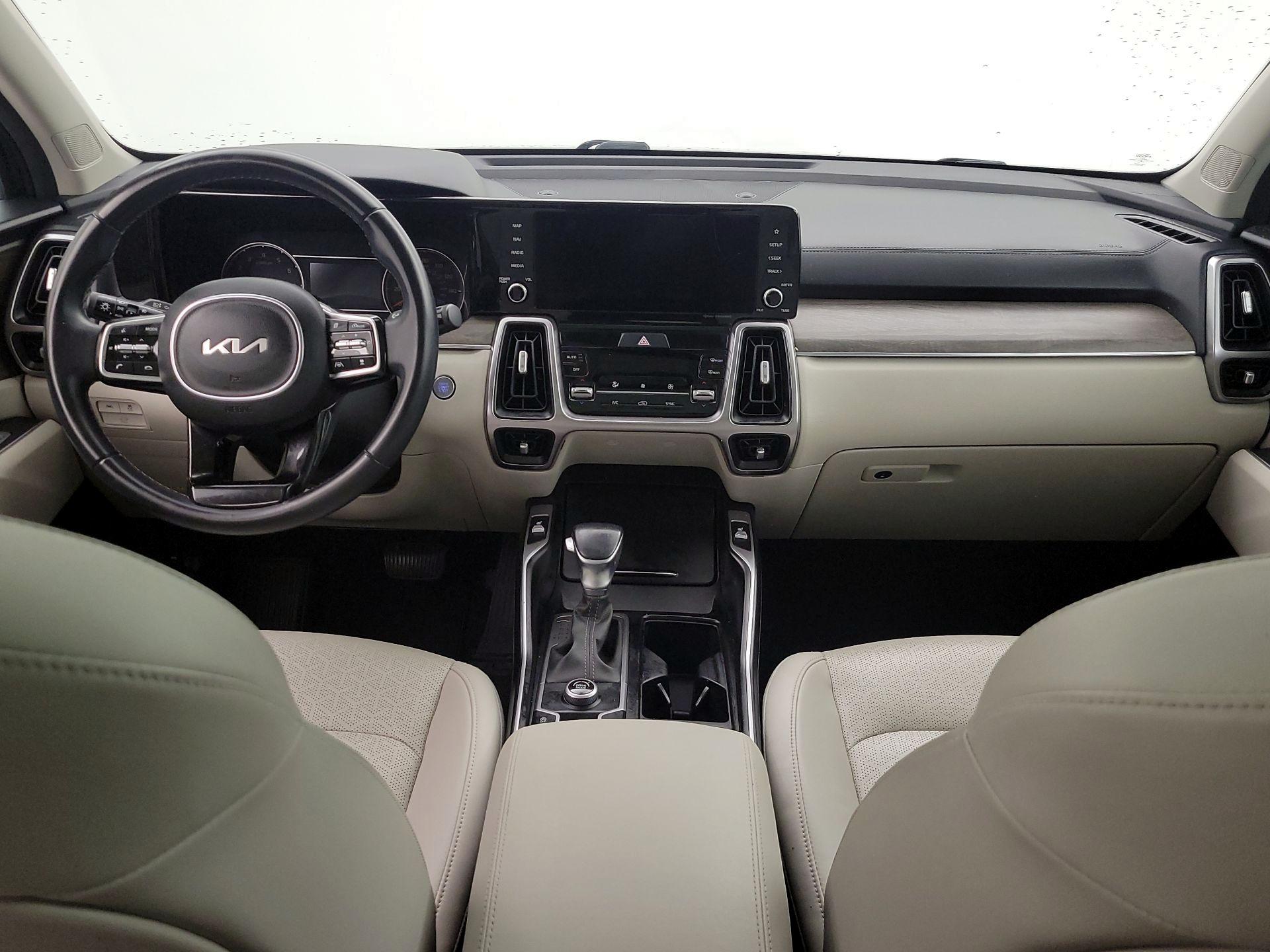 Thumbnail: 2023 Kia Sorento - 9