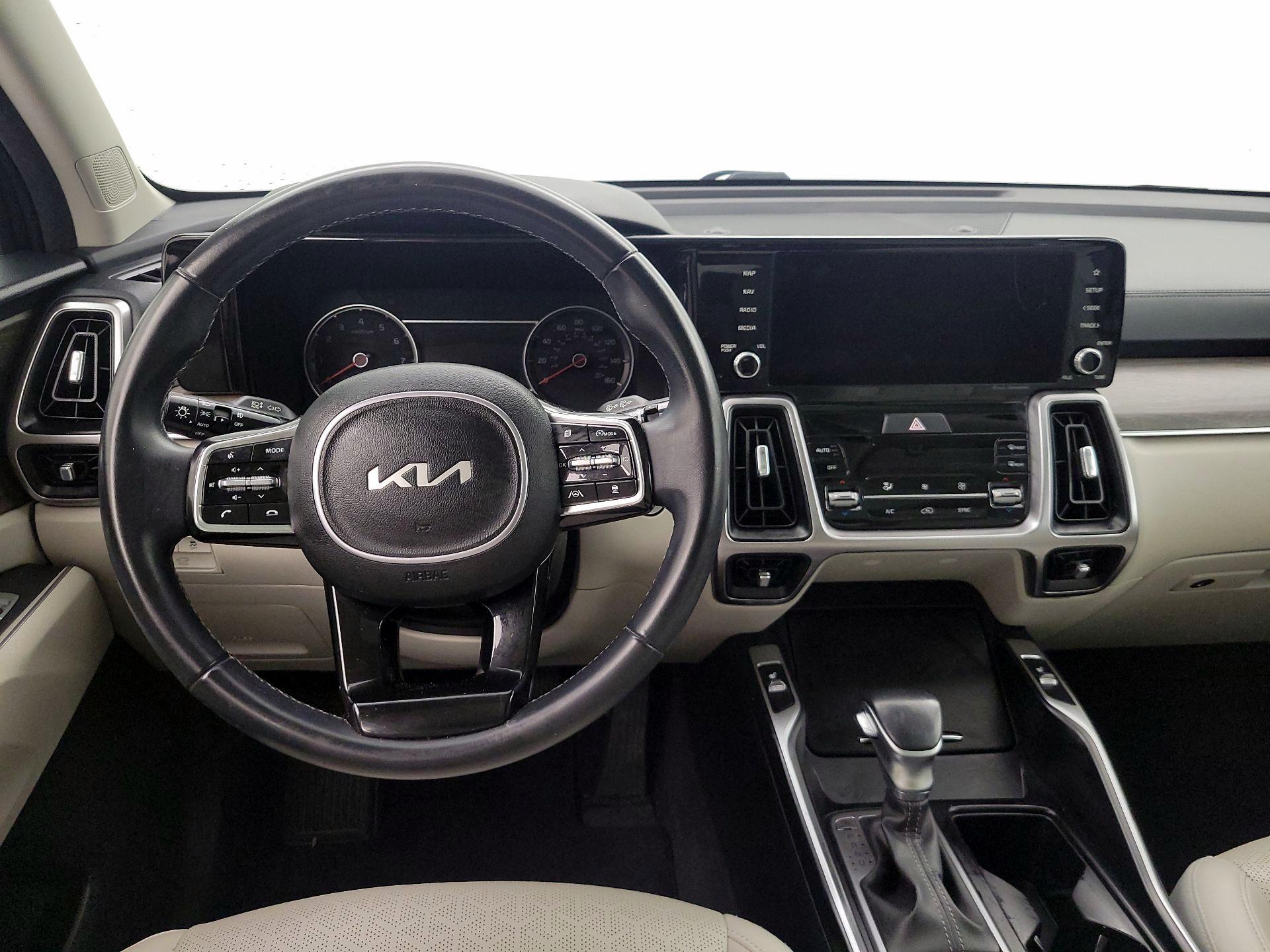 Thumbnail: 2023 Kia Sorento - 10