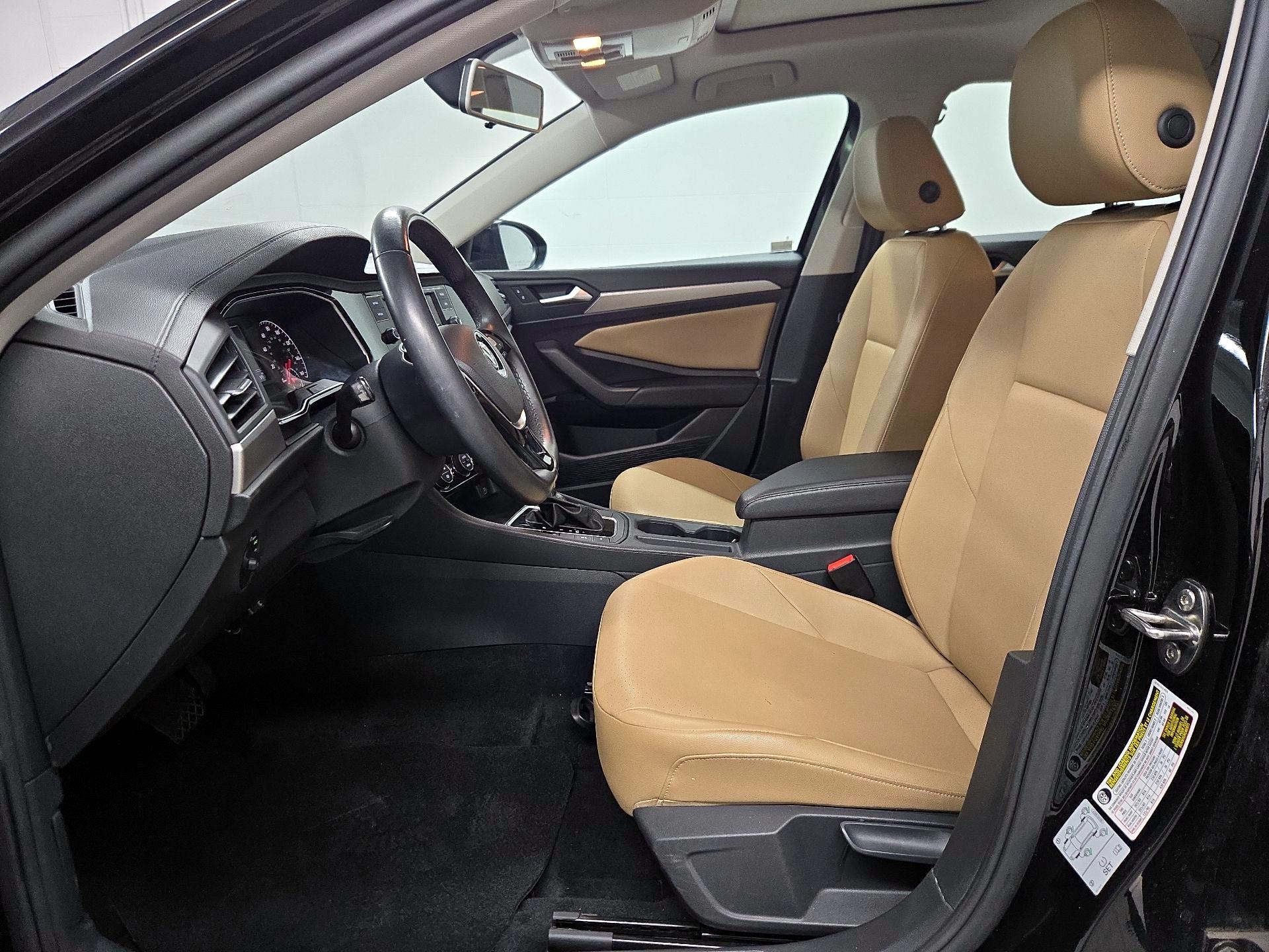 Thumbnail: 2019 Volkswagen Jetta - 11