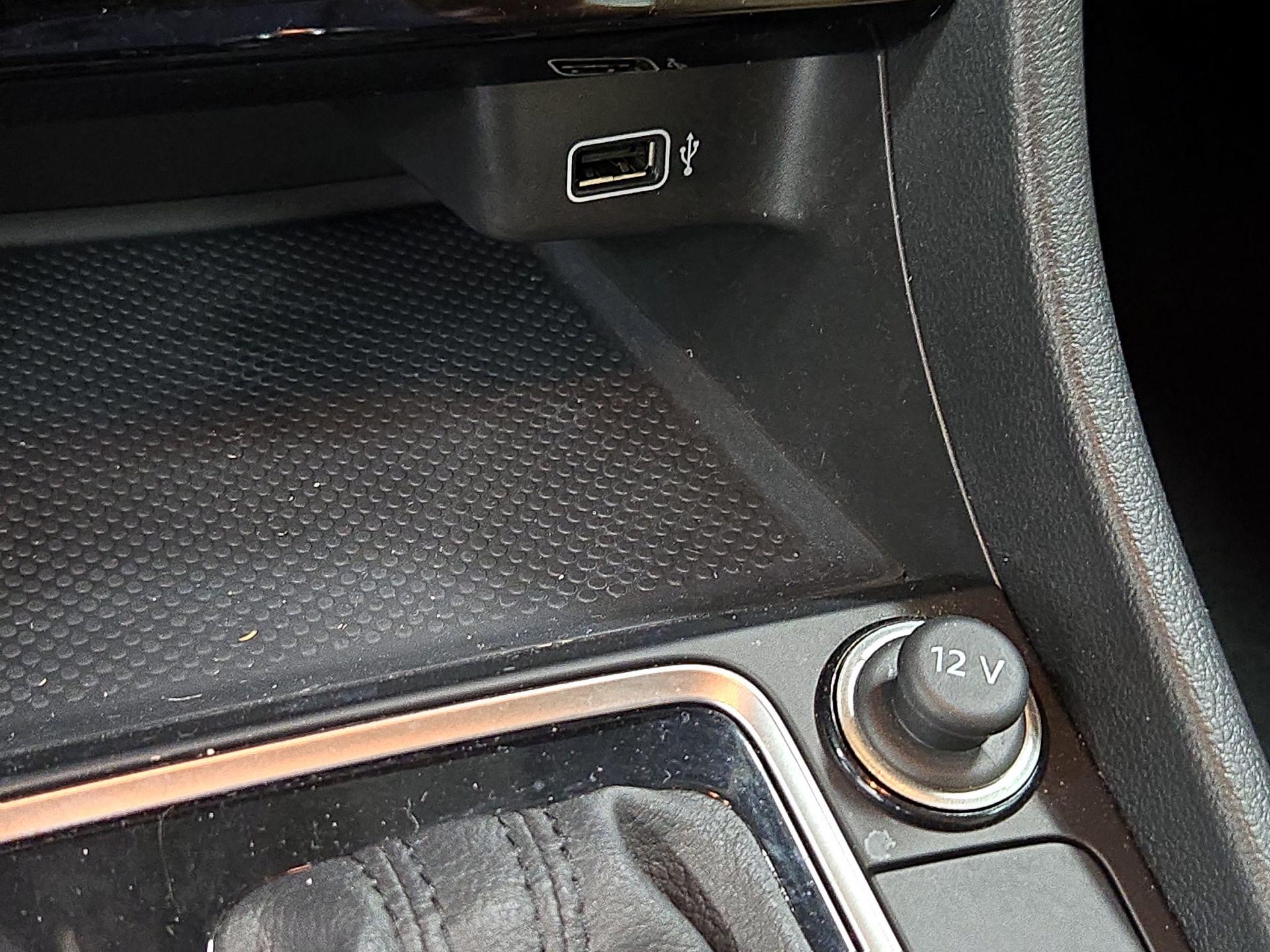 Thumbnail: 2019 Volkswagen Jetta - 18