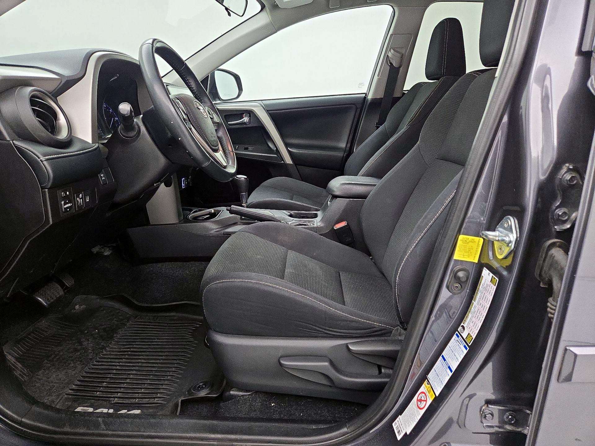 Thumbnail: 2018 Toyota RAV4 - 11