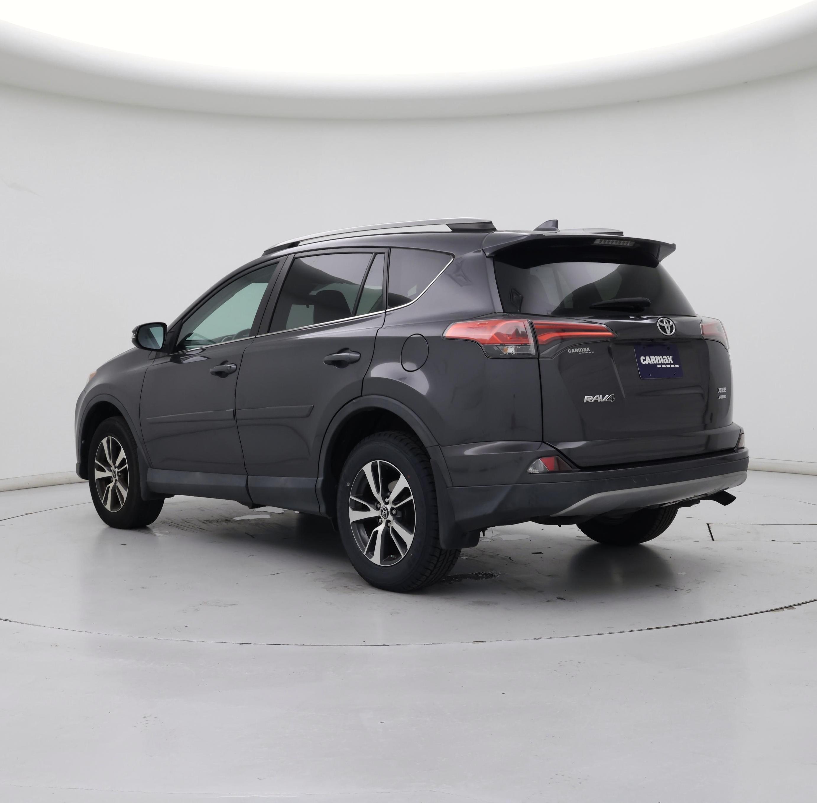 Thumbnail: 2018 Toyota RAV4 - 2