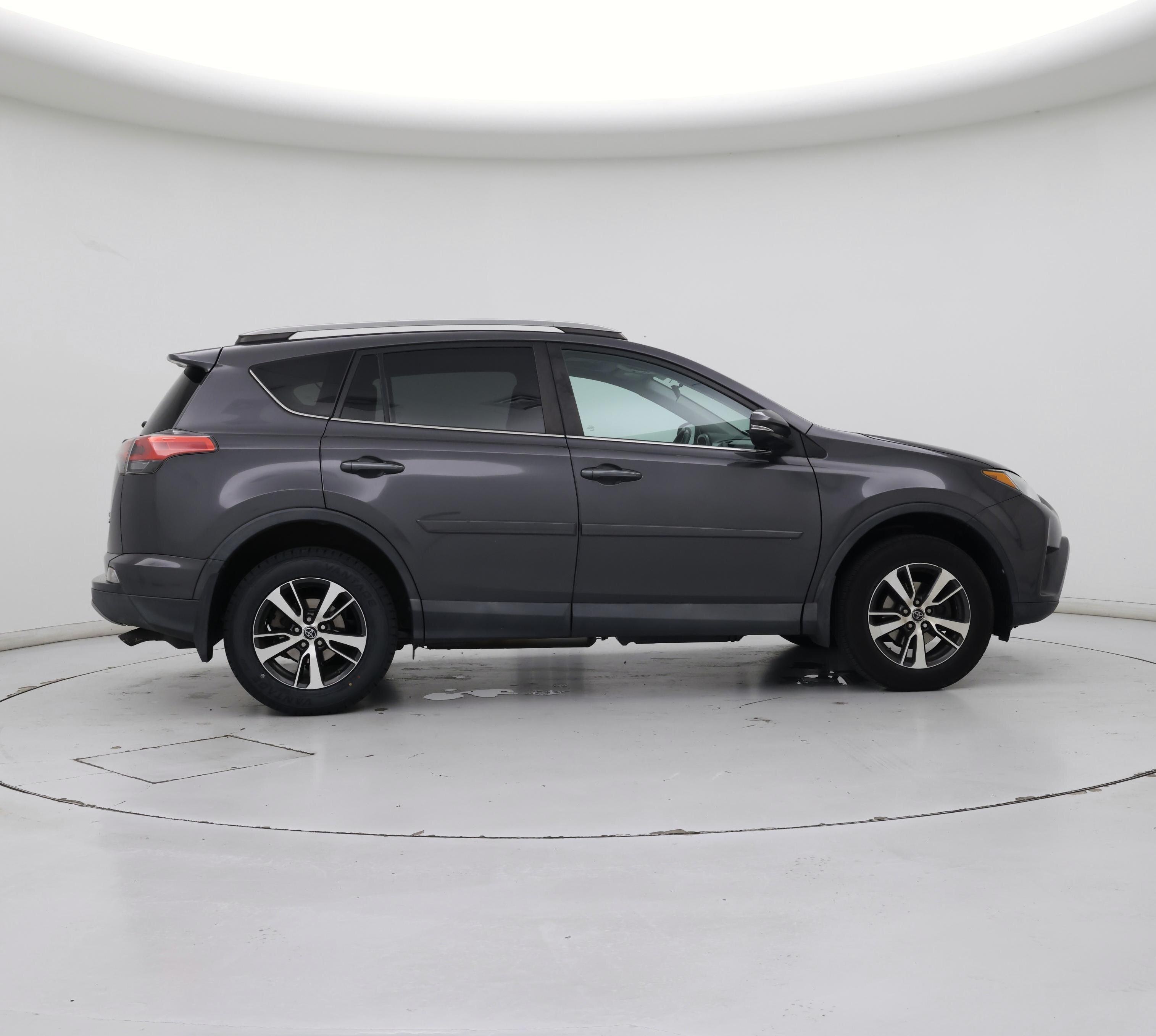 Thumbnail: 2018 Toyota RAV4 - 7