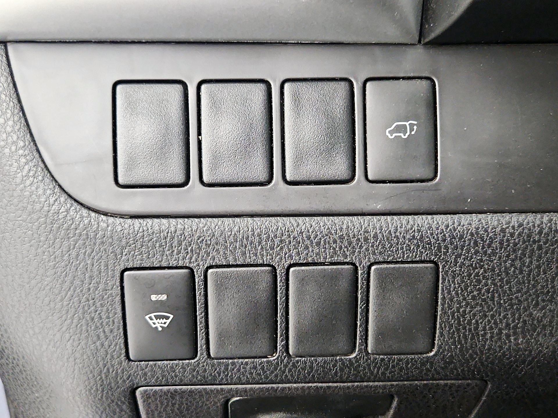 Thumbnail: 2016 Toyota Highlander - 13