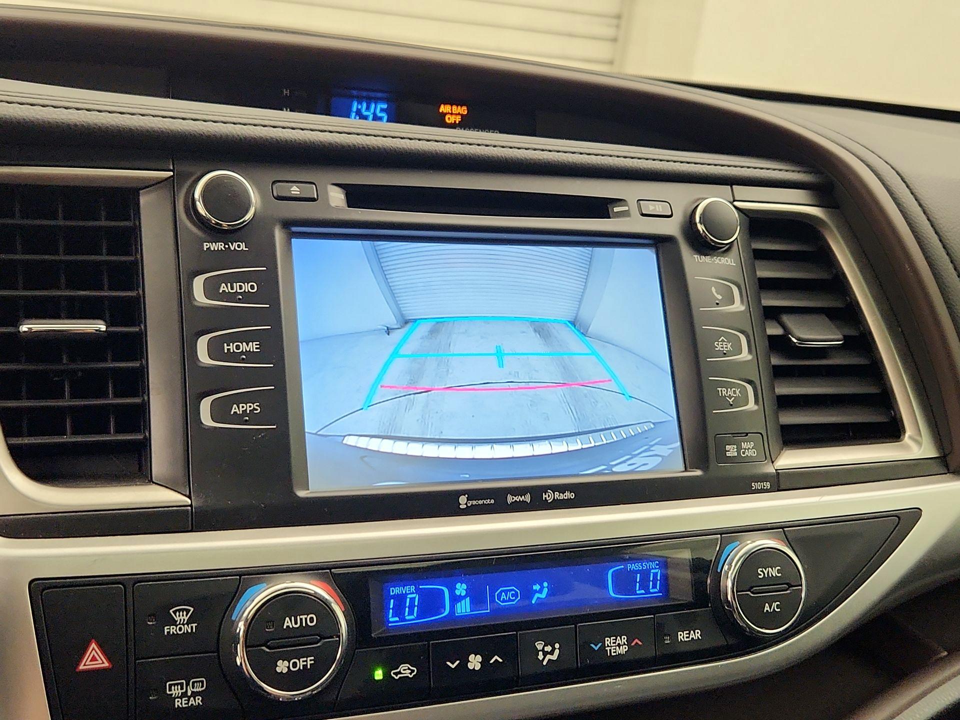 Thumbnail: 2016 Toyota Highlander - 14