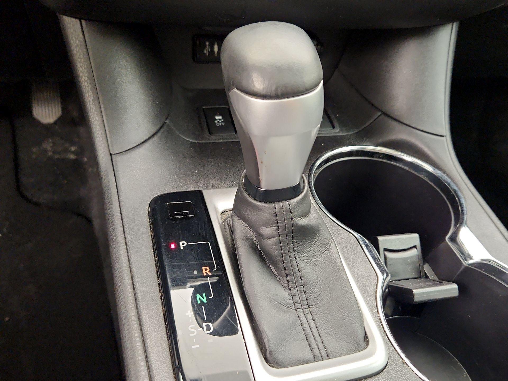 Thumbnail: 2016 Toyota Highlander - 17