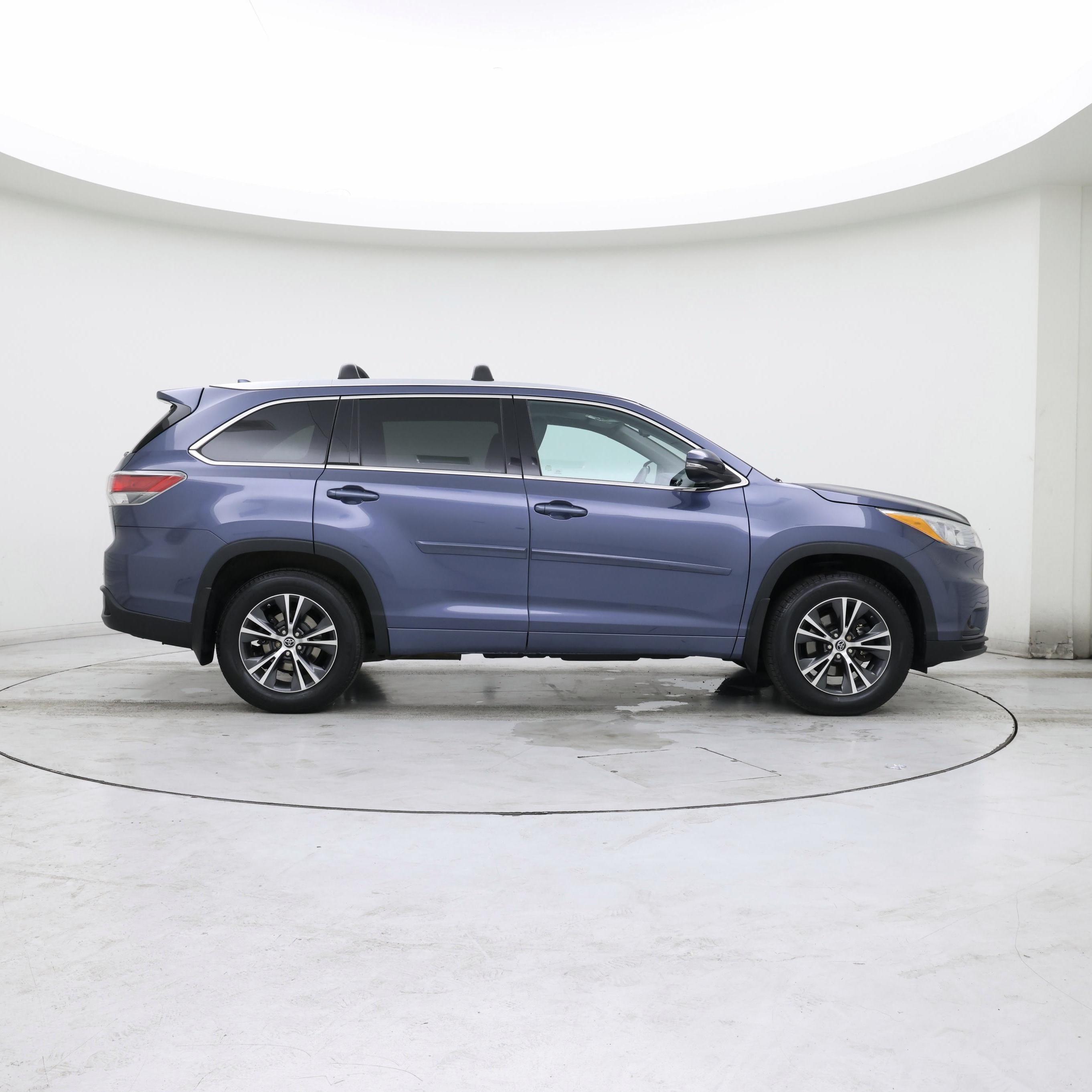 Thumbnail: 2016 Toyota Highlander - 7