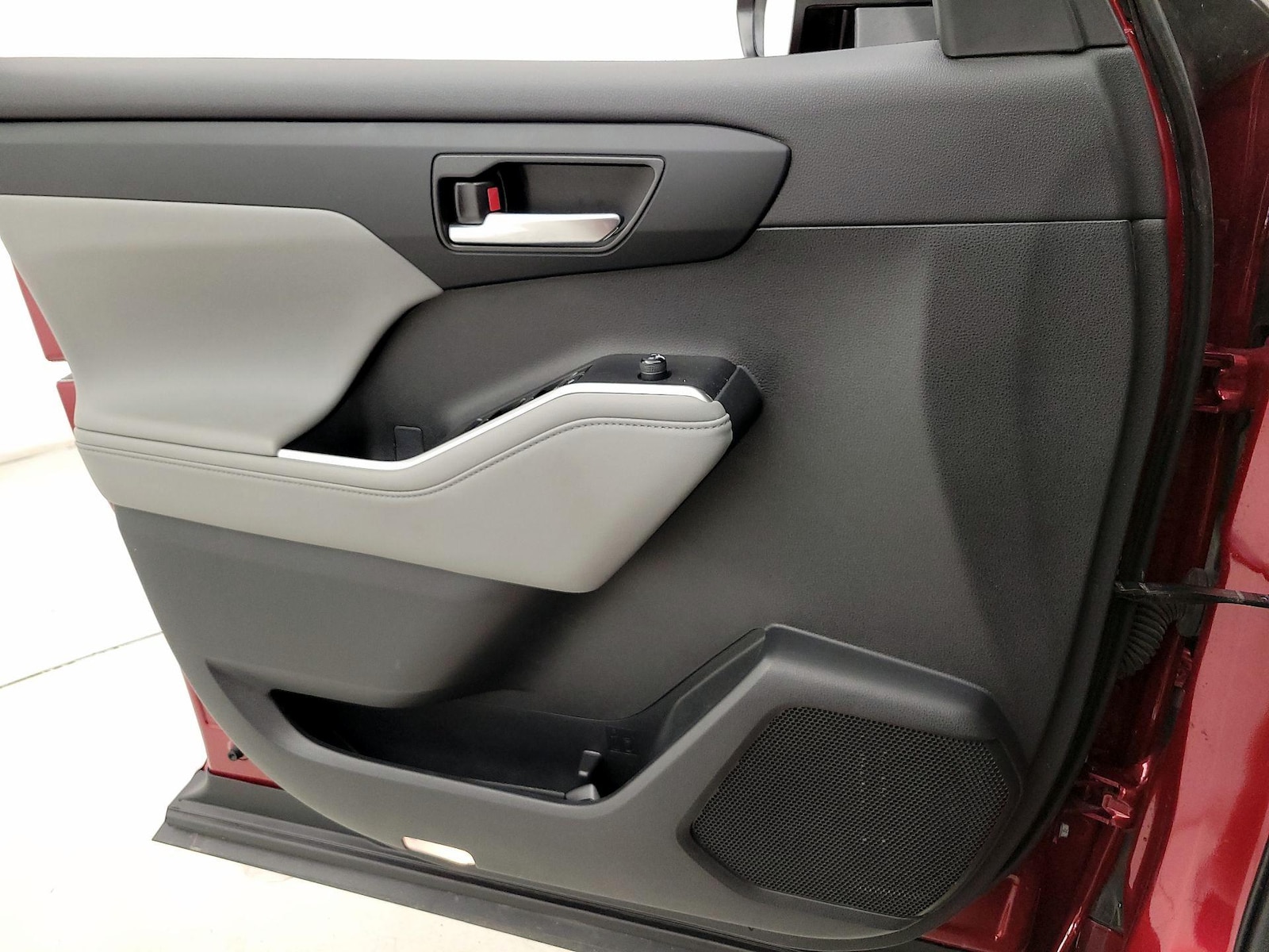 2024 Toyota Highlander XLE - Photo 13