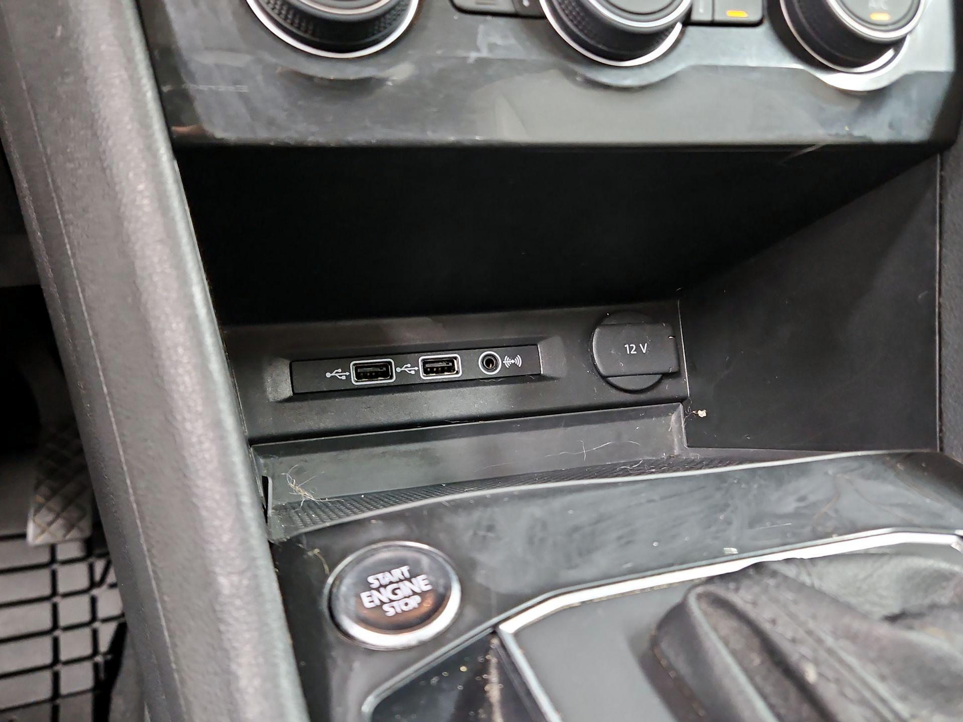 Thumbnail: 2019 Volkswagen Tiguan - 18