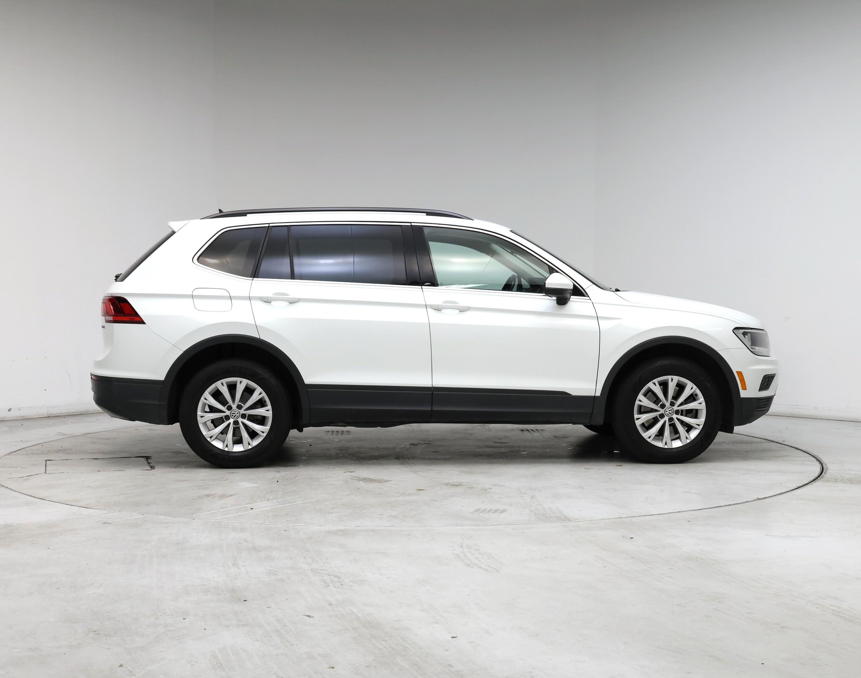 Thumbnail: 2019 Volkswagen Tiguan - 7