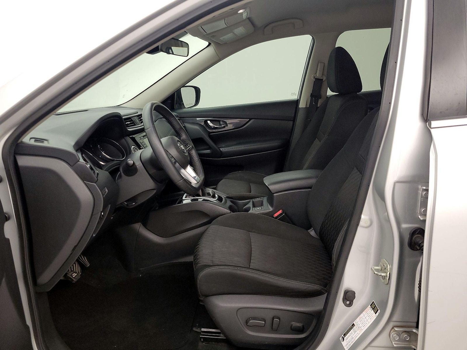 2020 Nissan Rogue SV - Photo 12