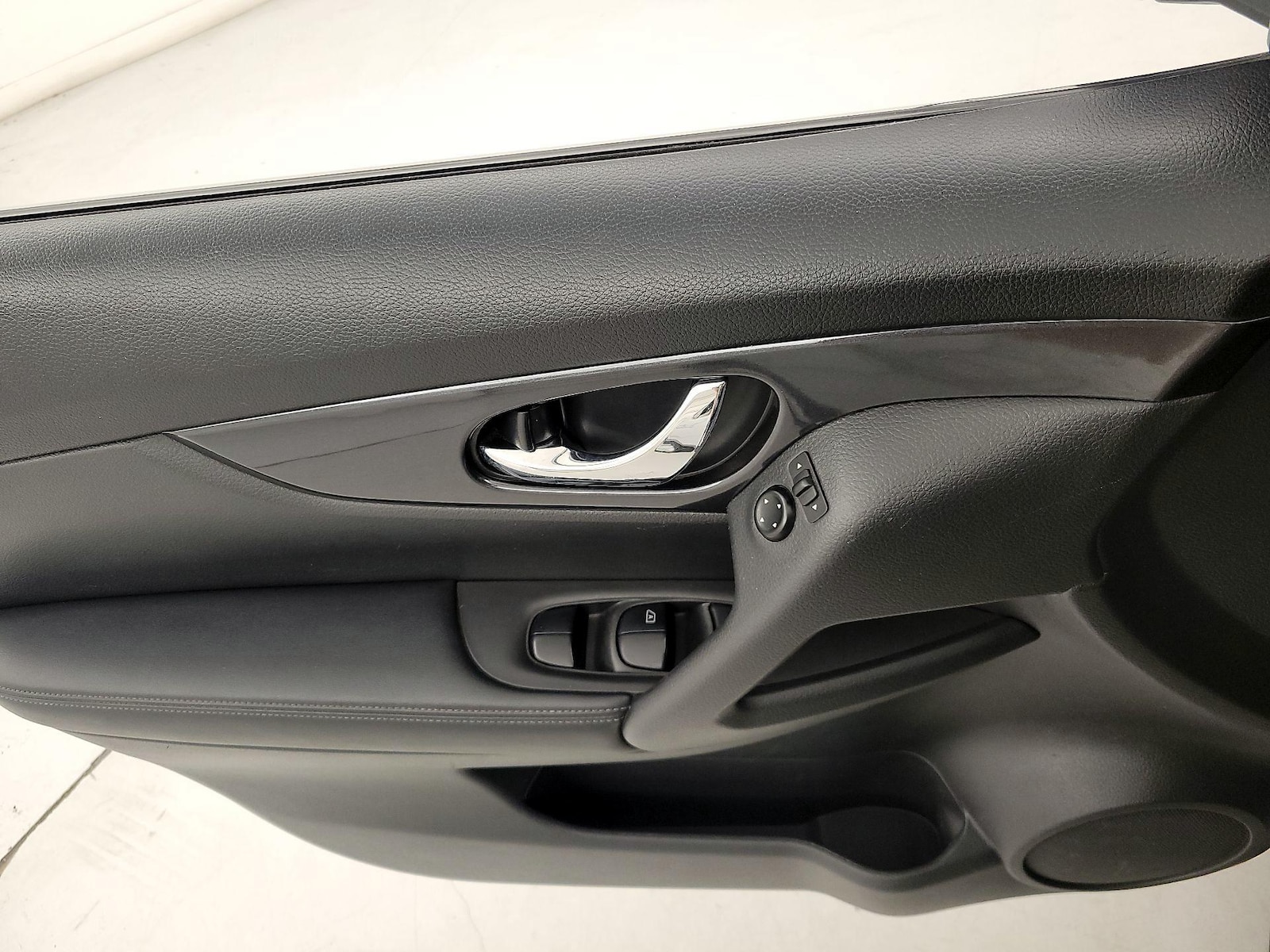 2020 Nissan Rogue SV - Photo 13