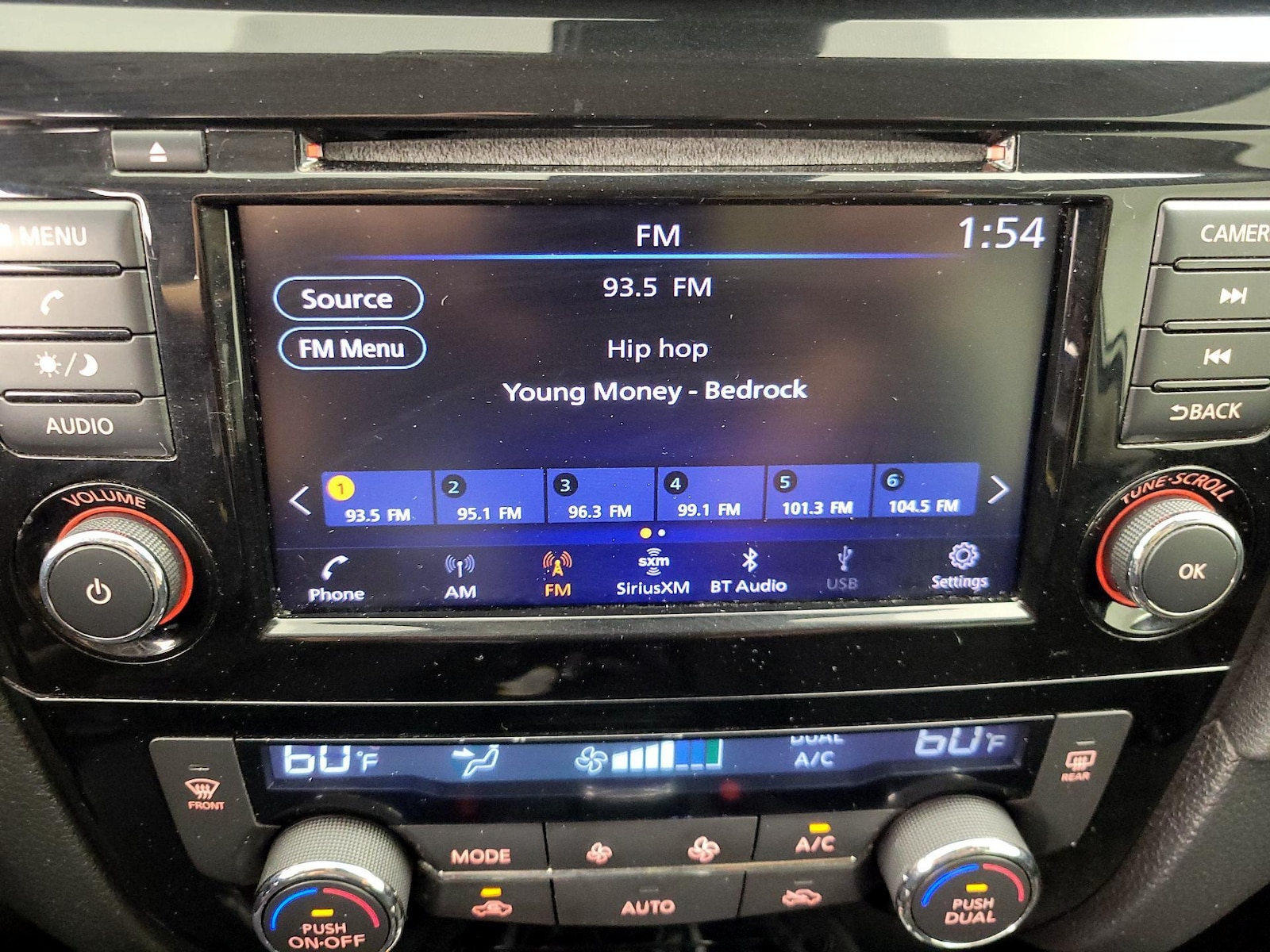 2020 Nissan Rogue SV - Photo 16