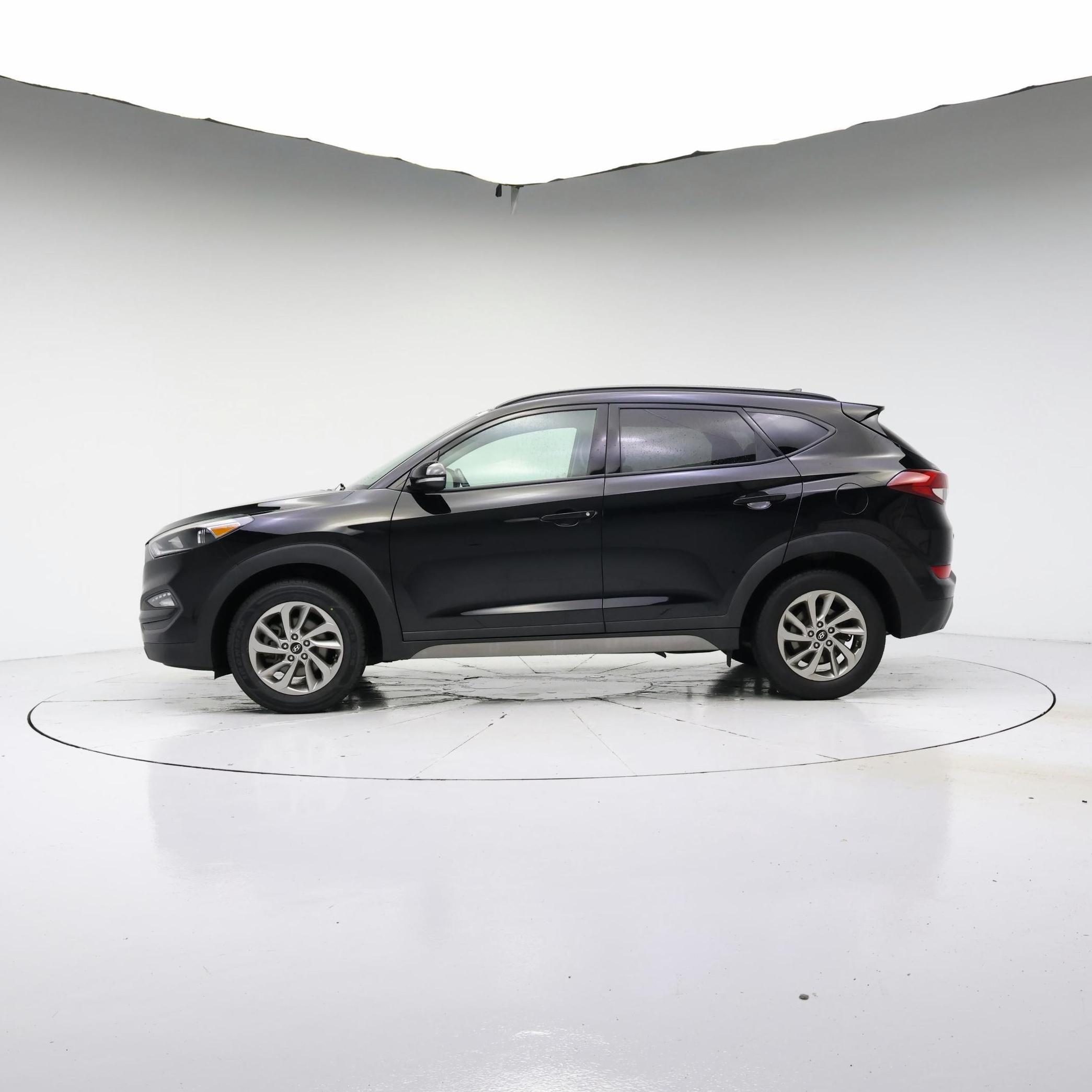 Thumbnail: 2017 Hyundai Tucson - 3