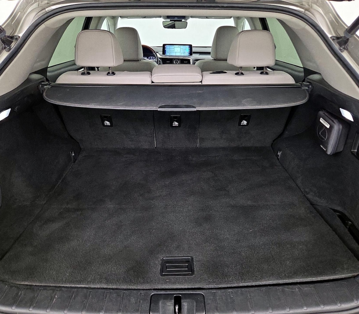 Trunk/Cargo (Seats Up)