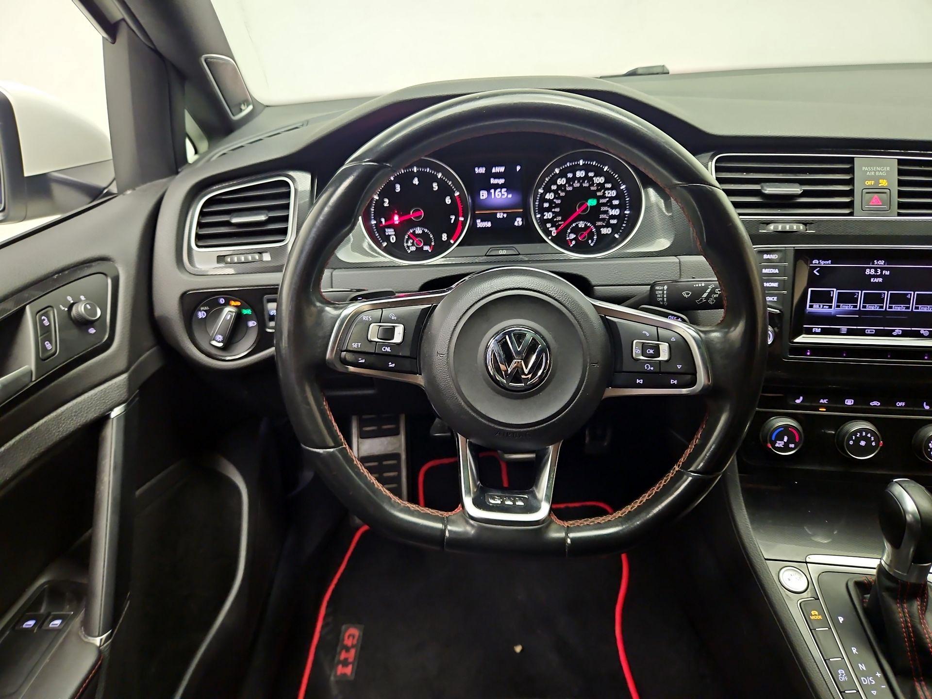Thumbnail: 2015 Volkswagen Golf - 10
