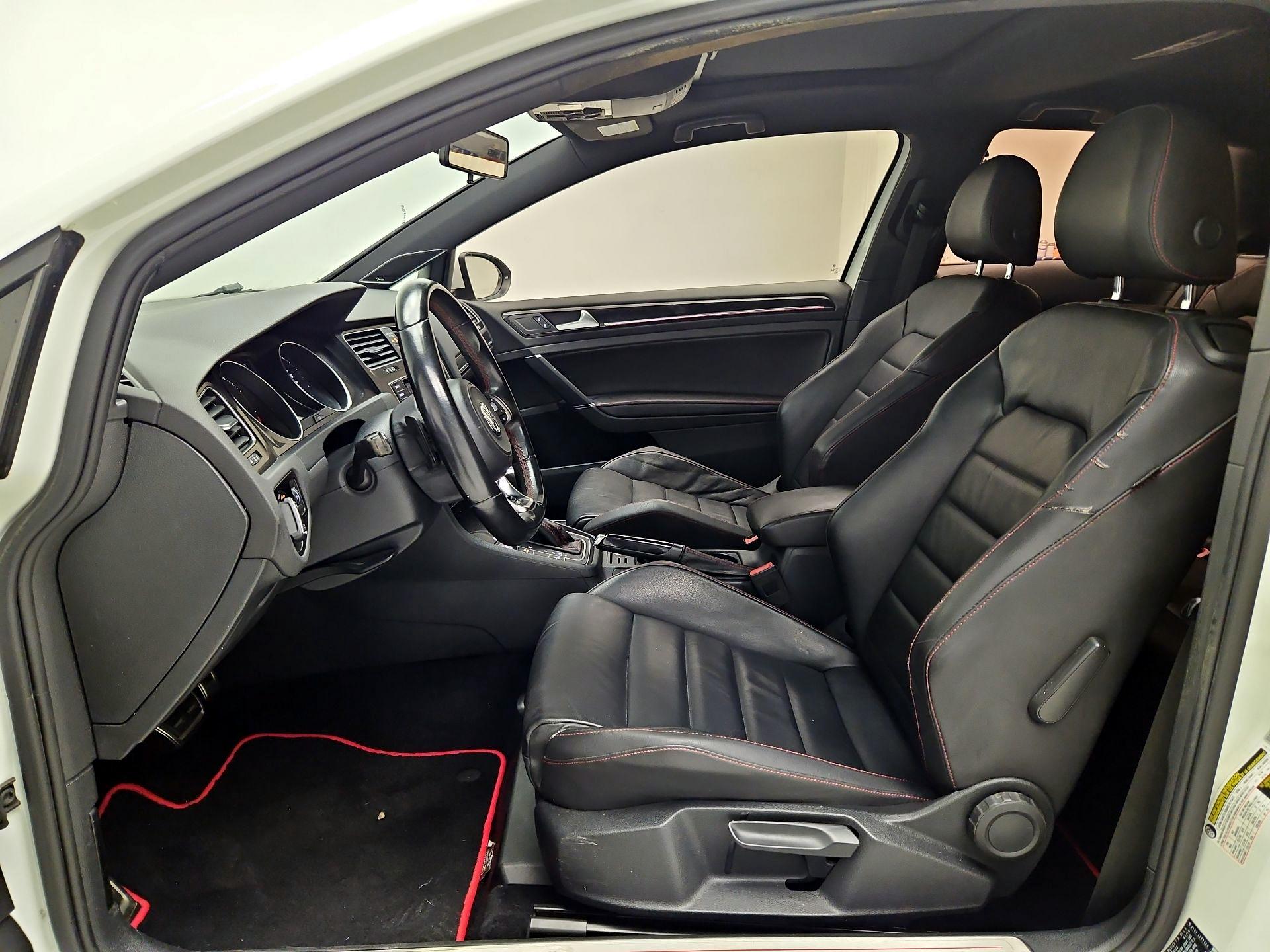 Thumbnail: 2015 Volkswagen Golf - 11