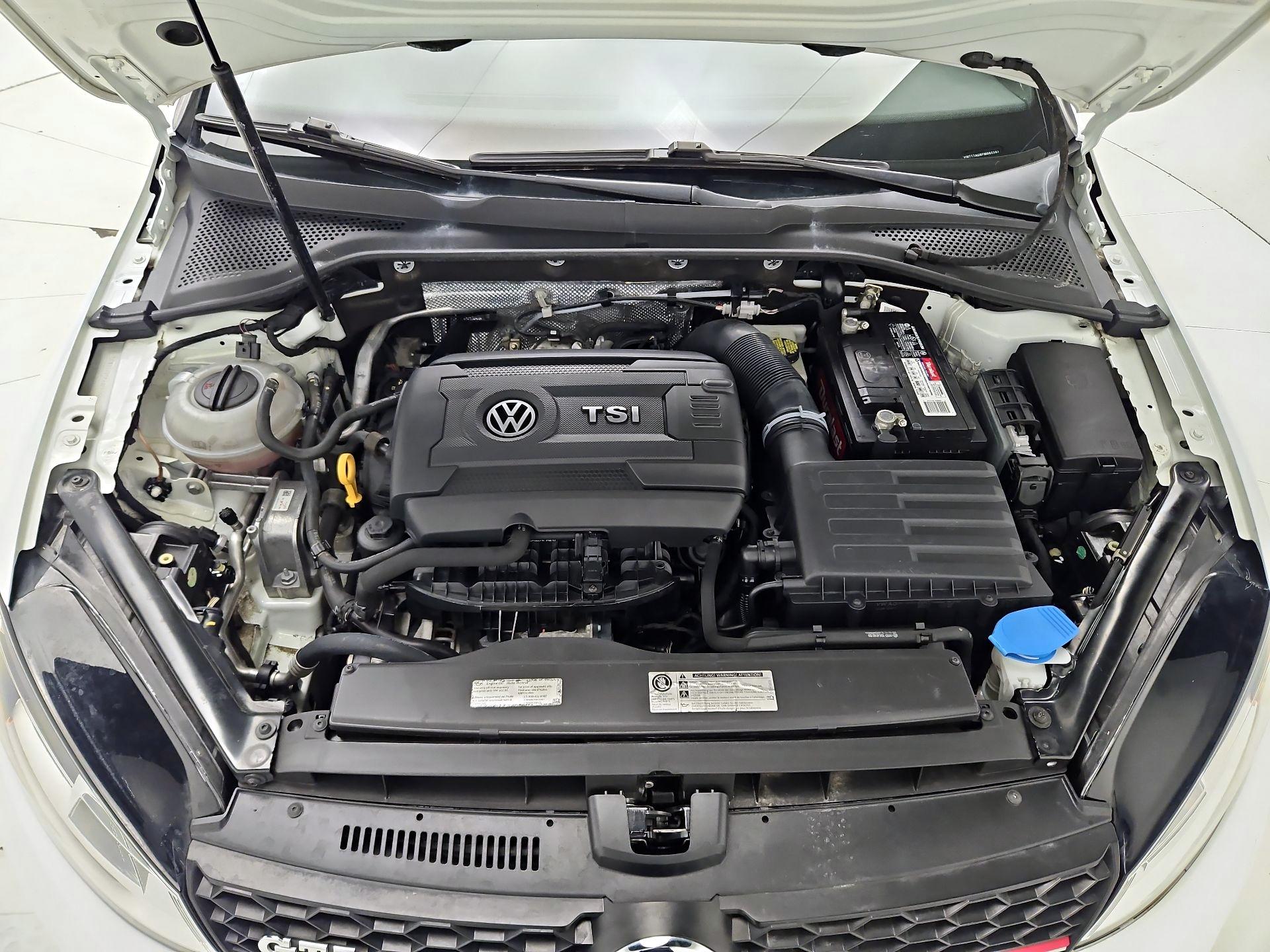 Thumbnail: 2015 Volkswagen Golf - 18