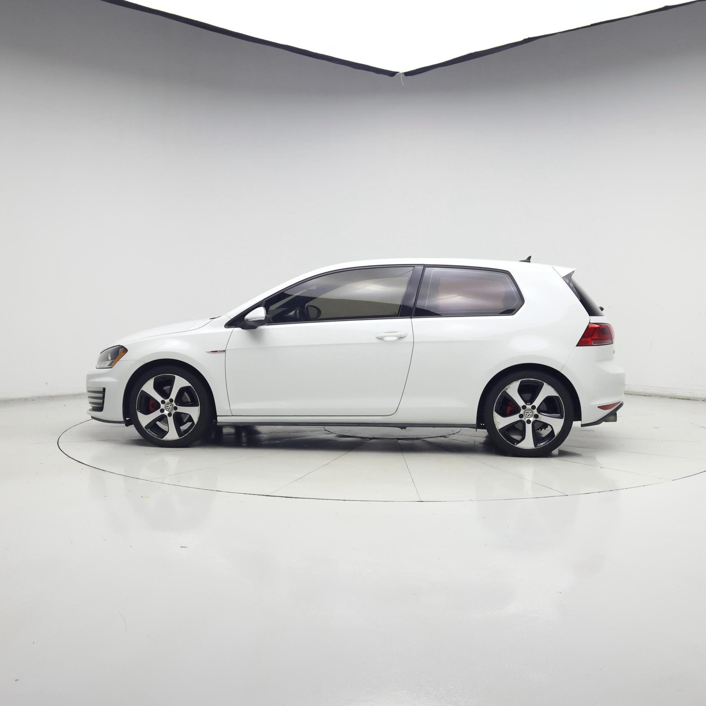 Thumbnail: 2015 Volkswagen Golf - 3