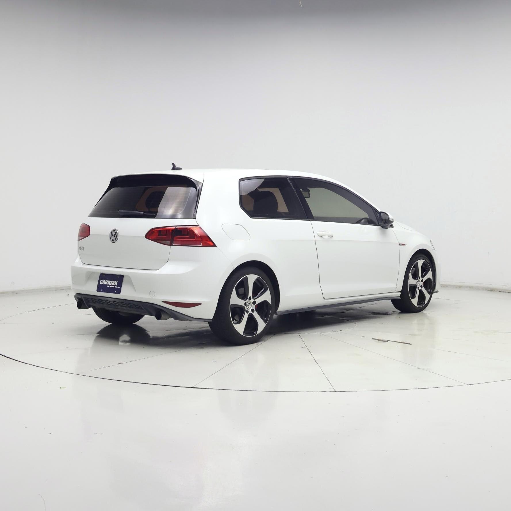 Thumbnail: 2015 Volkswagen Golf - 8