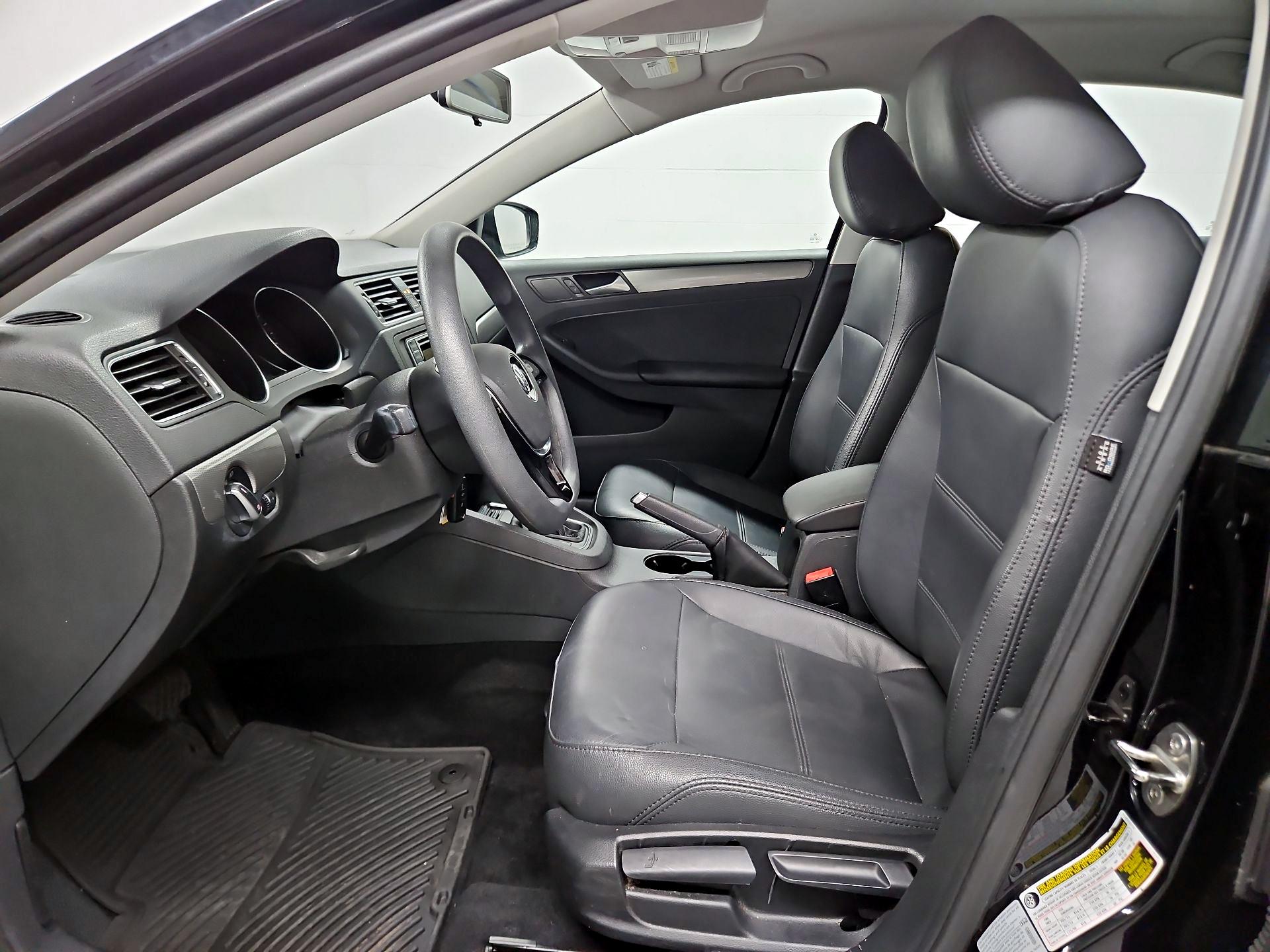 Thumbnail: 2017 Volkswagen Jetta - 11