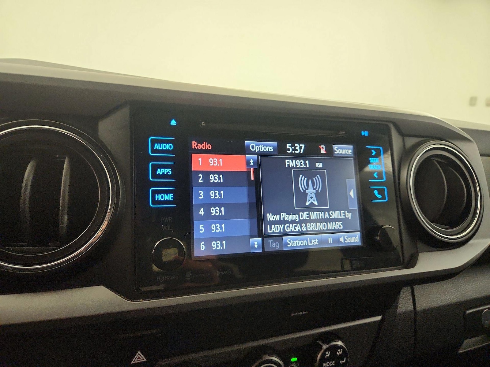 2019 Toyota Tacoma TRD Sport - Photo 16