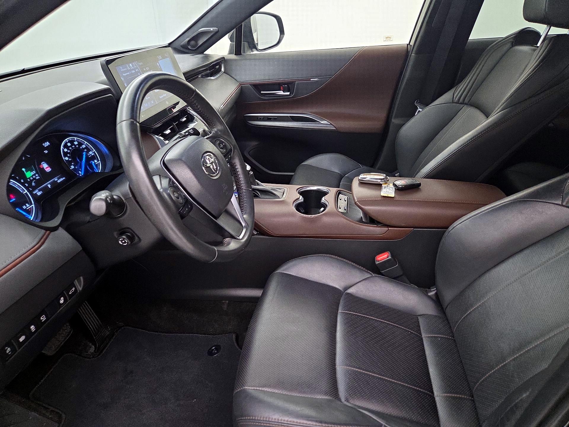Thumbnail: 2021 Toyota Venza - 11