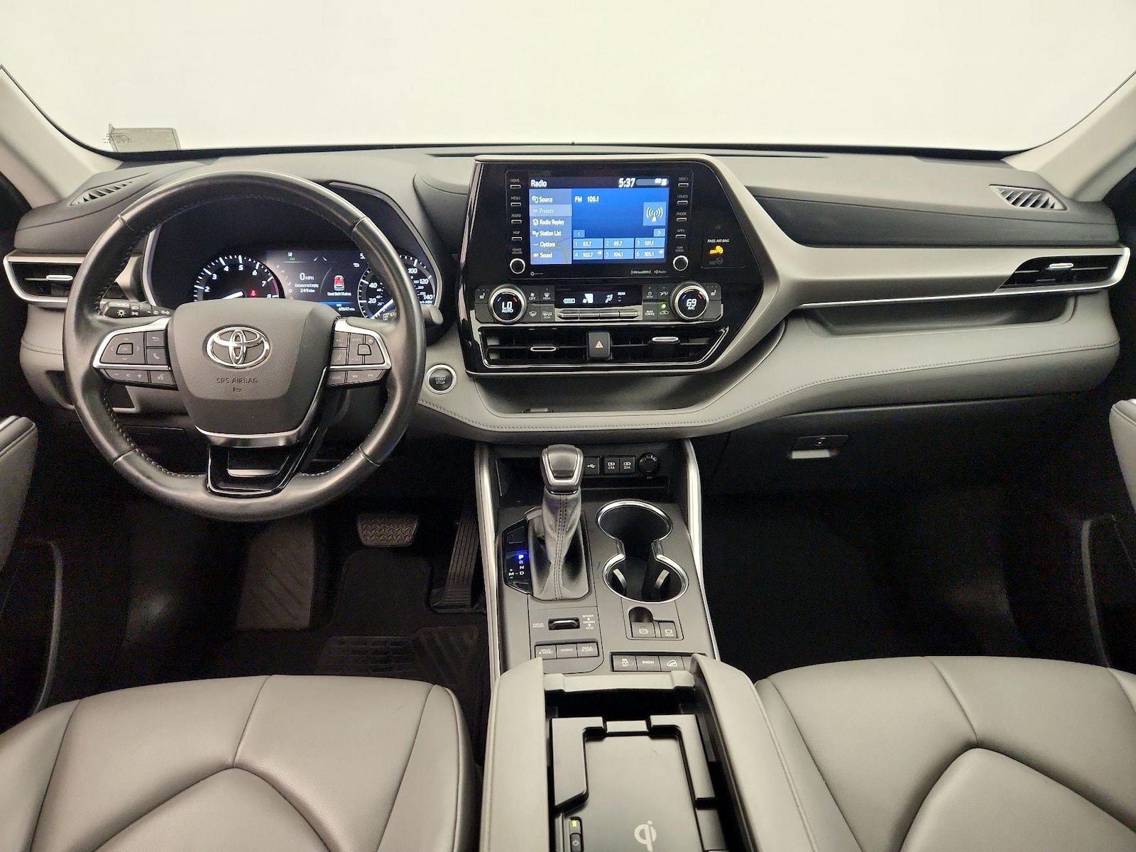 2021 Toyota Highlander XLE - Photo 10
