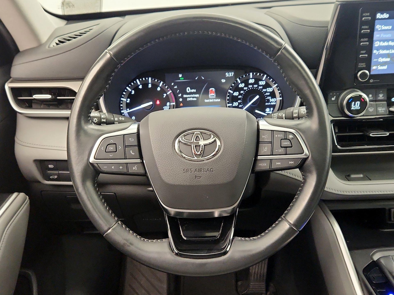 2021 Toyota Highlander XLE - Photo 11