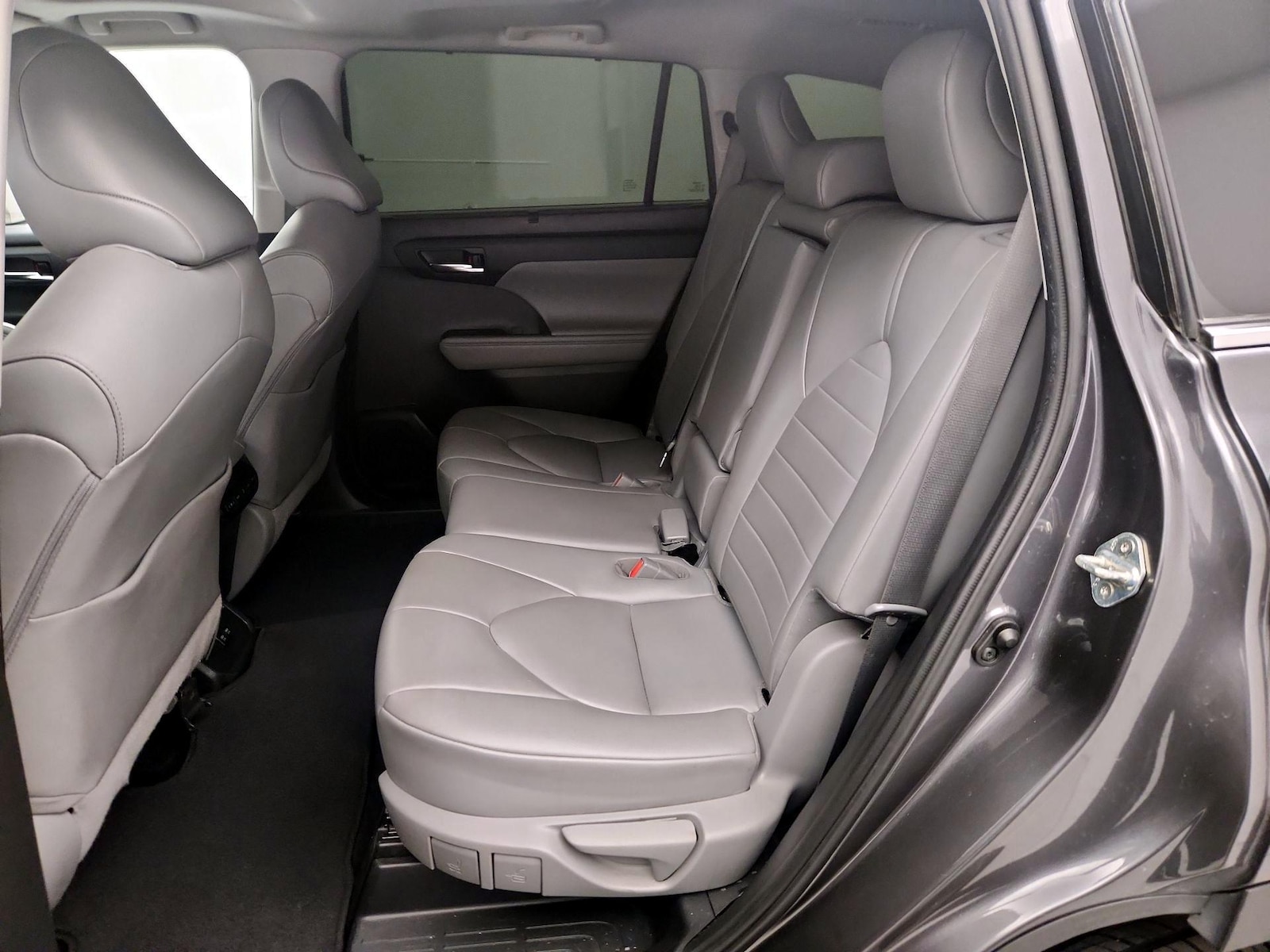 2021 Toyota Highlander XLE - Photo 22