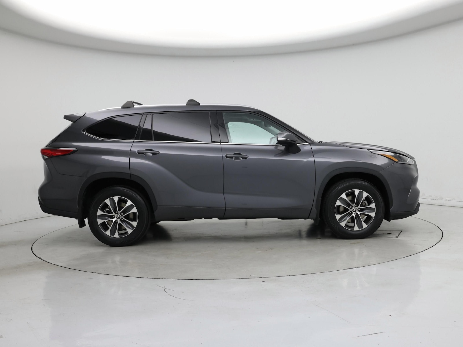 2021 Toyota Highlander XLE - Photo 8