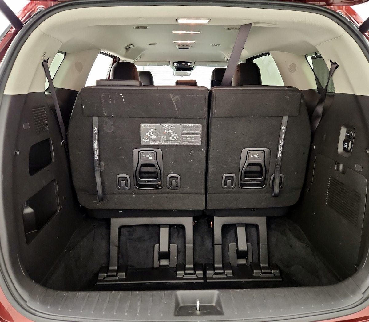 Trunk/Cargo (Seats Up)