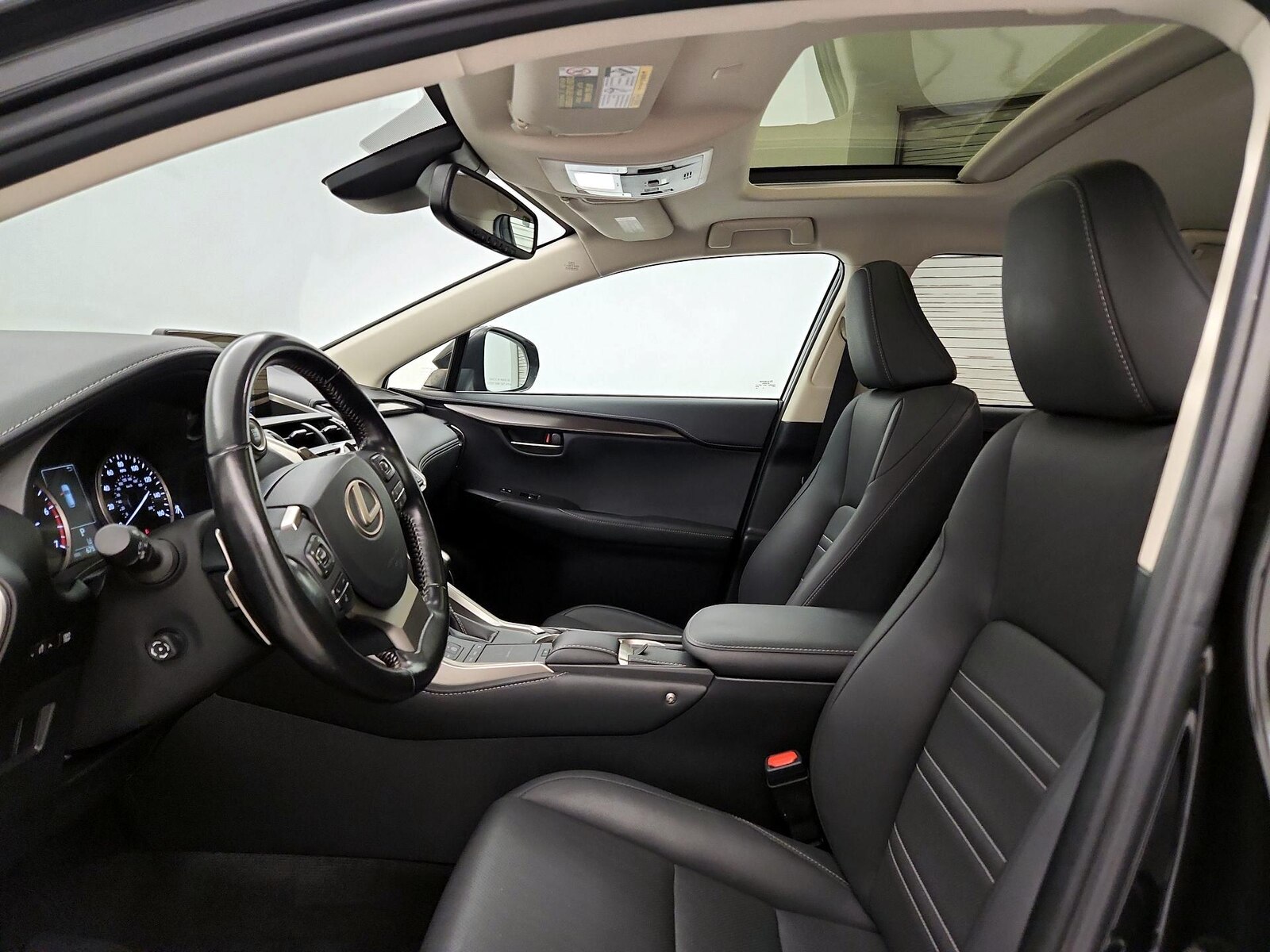 Sunroof(s) & Overhead Airbags