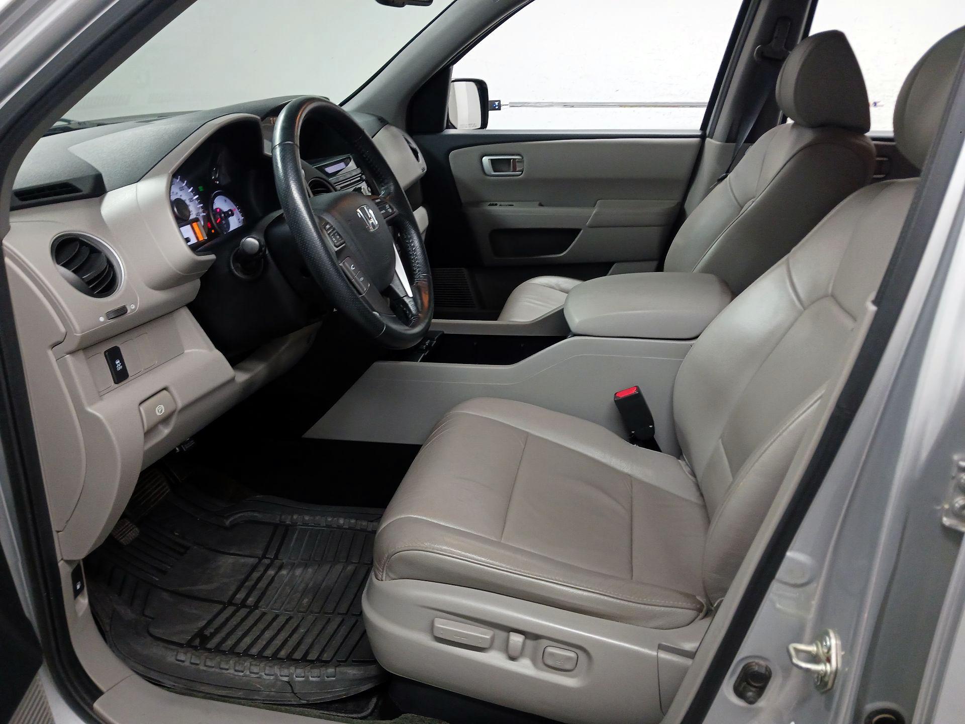 Thumbnail: 2014 Honda Pilot - 9