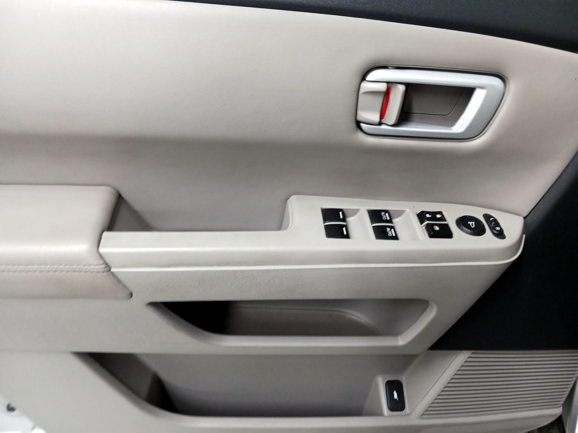 Thumbnail: 2014 Honda Pilot - 10