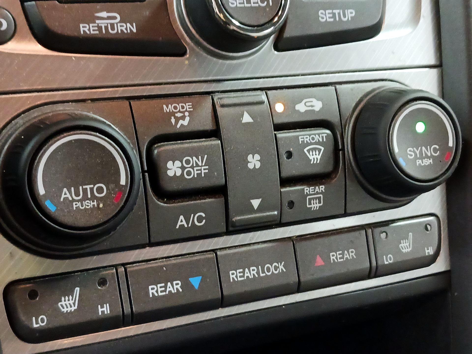 Thumbnail: 2014 Honda Pilot - 14