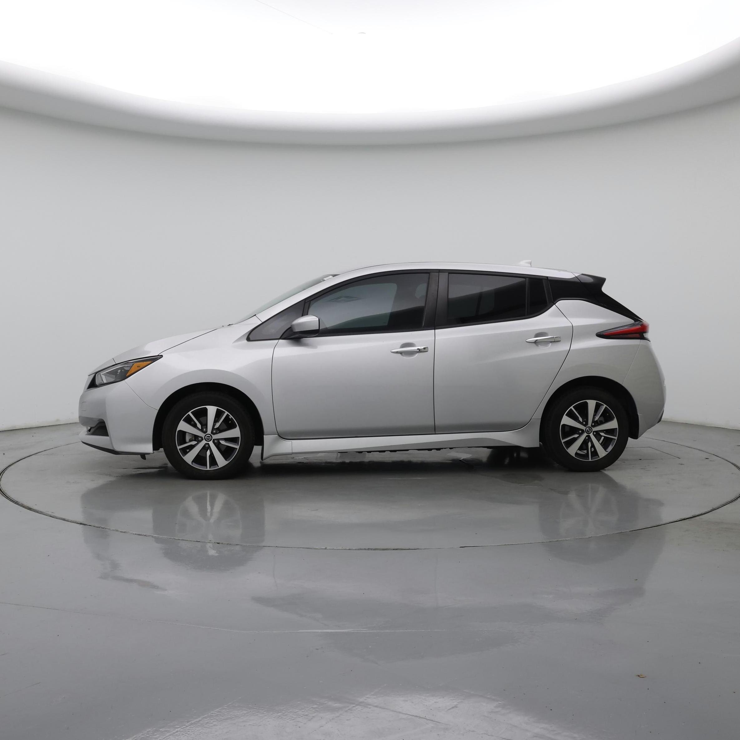Thumbnail: 2022 Nissan Leaf - 3